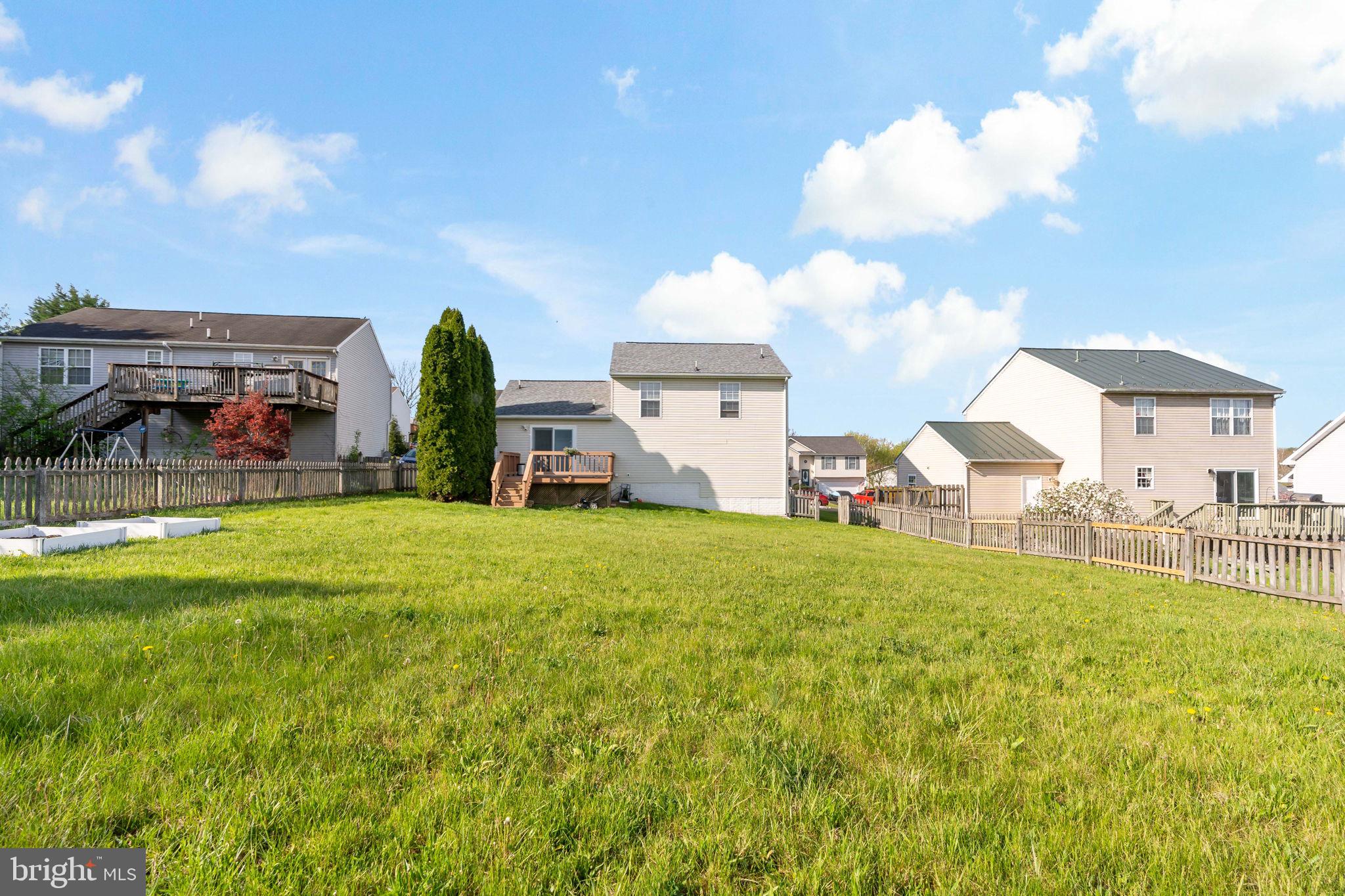 CLUBHOUSE MANOR - Residential