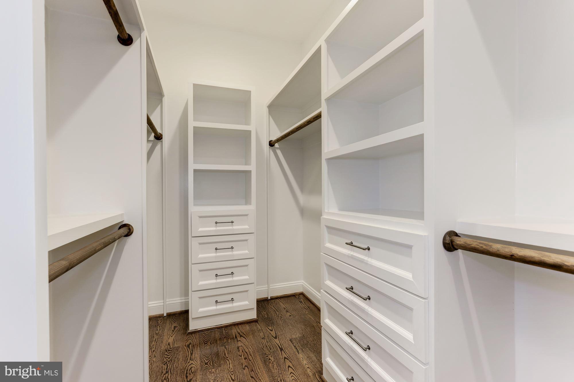 ELLISON HEIGHTS - Residential