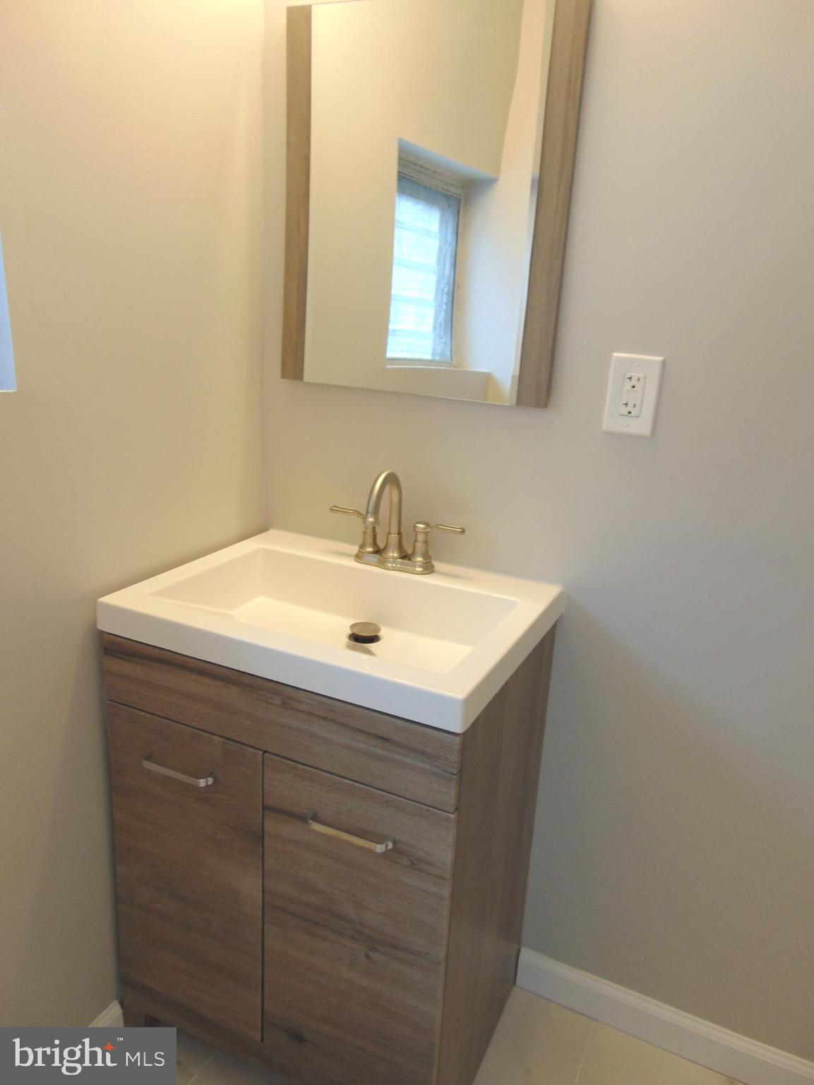 THORNDALE - Residential Lease