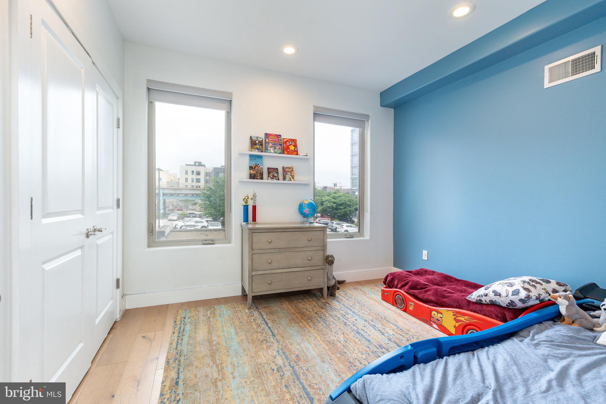 OLDE KENSINGTON - Residential