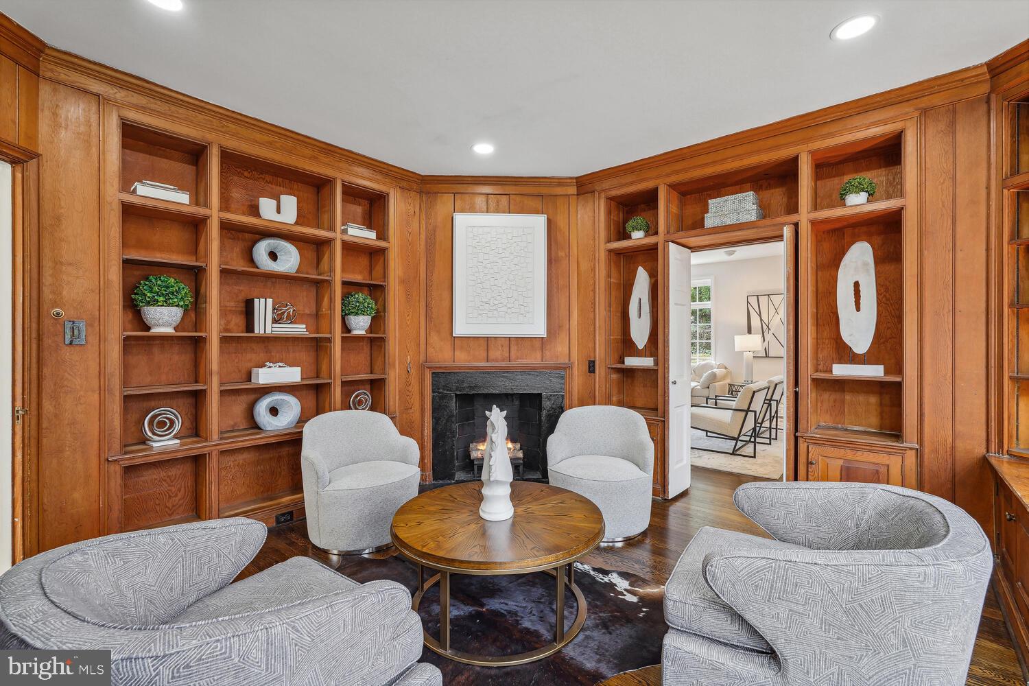 FOREST HILLS - Residential