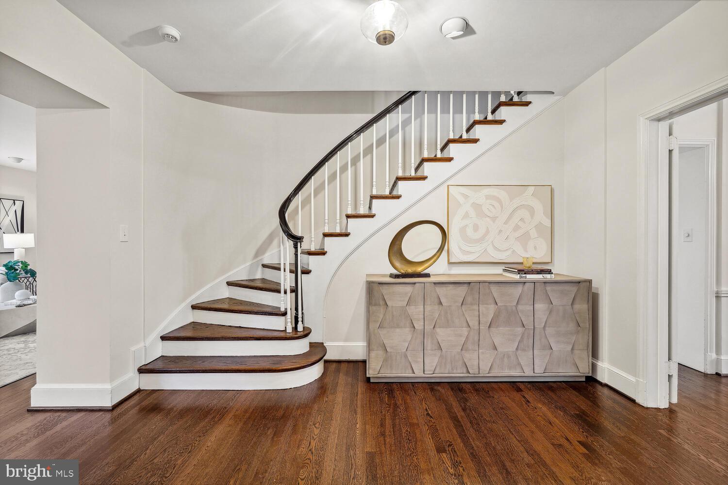 FOREST HILLS - Residential