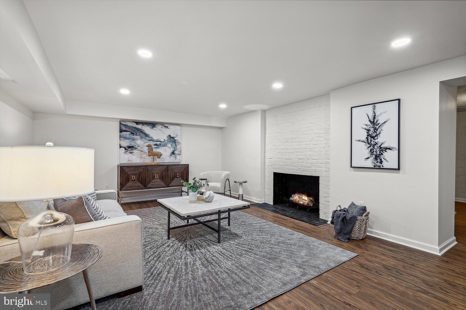 FOREST HILLS - Residential