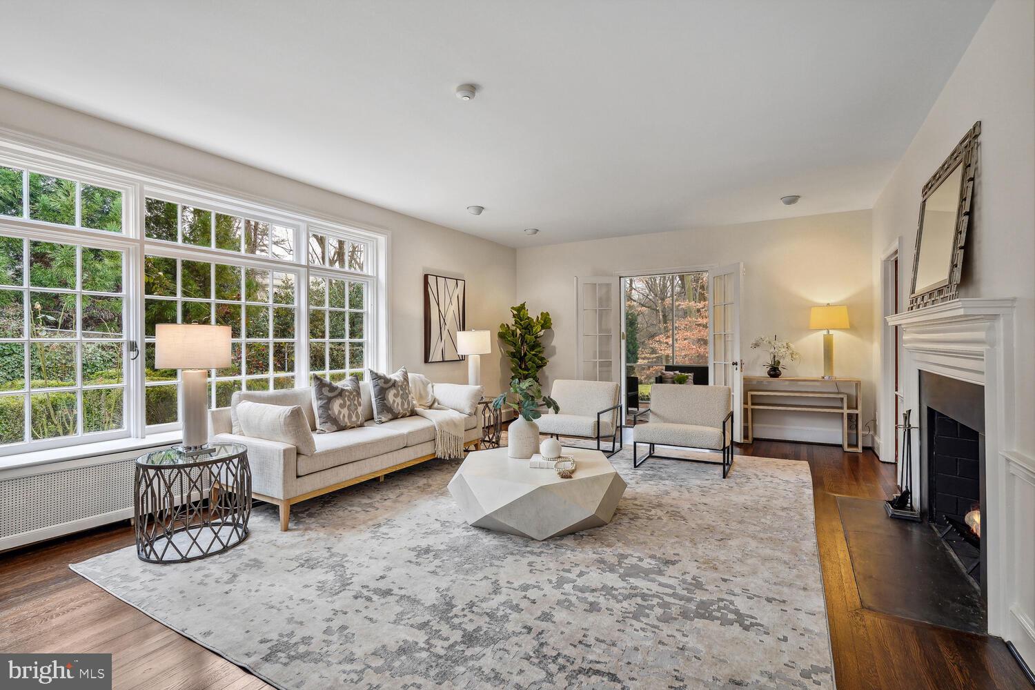 FOREST HILLS - Residential