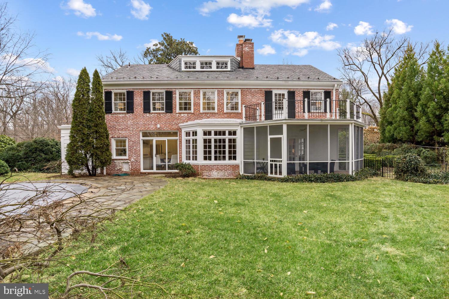 FOREST HILLS - Residential