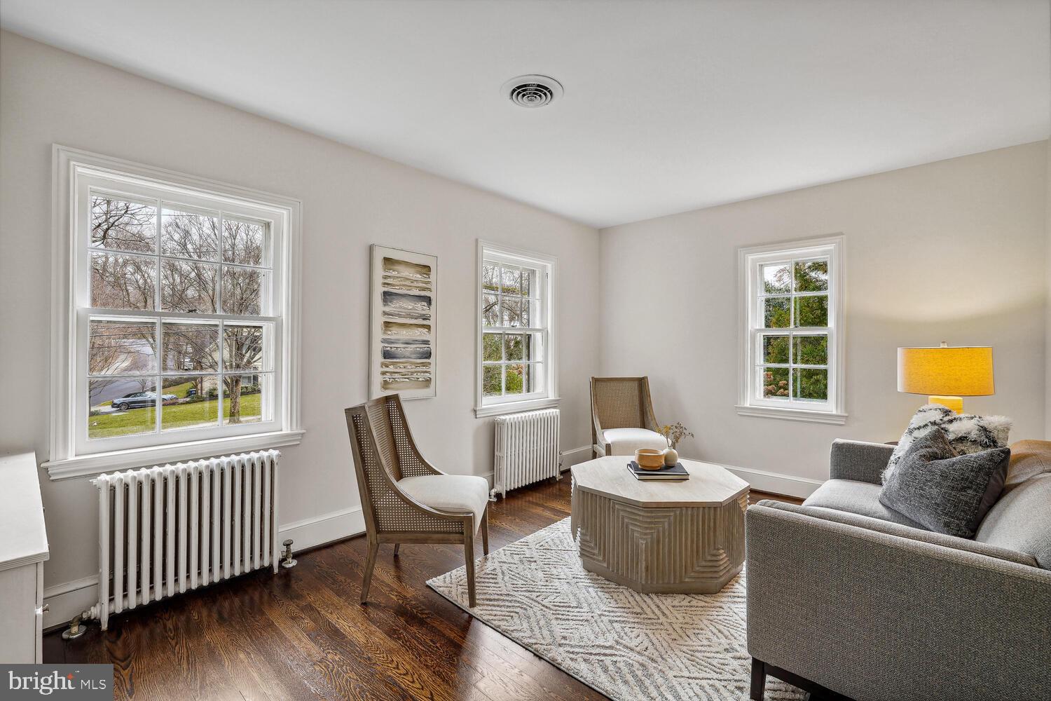 FOREST HILLS - Residential