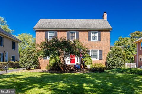 Photo of 247 Waterloo Street, WARRENTON, VA 20186 (MLS # VAFQ2021684)