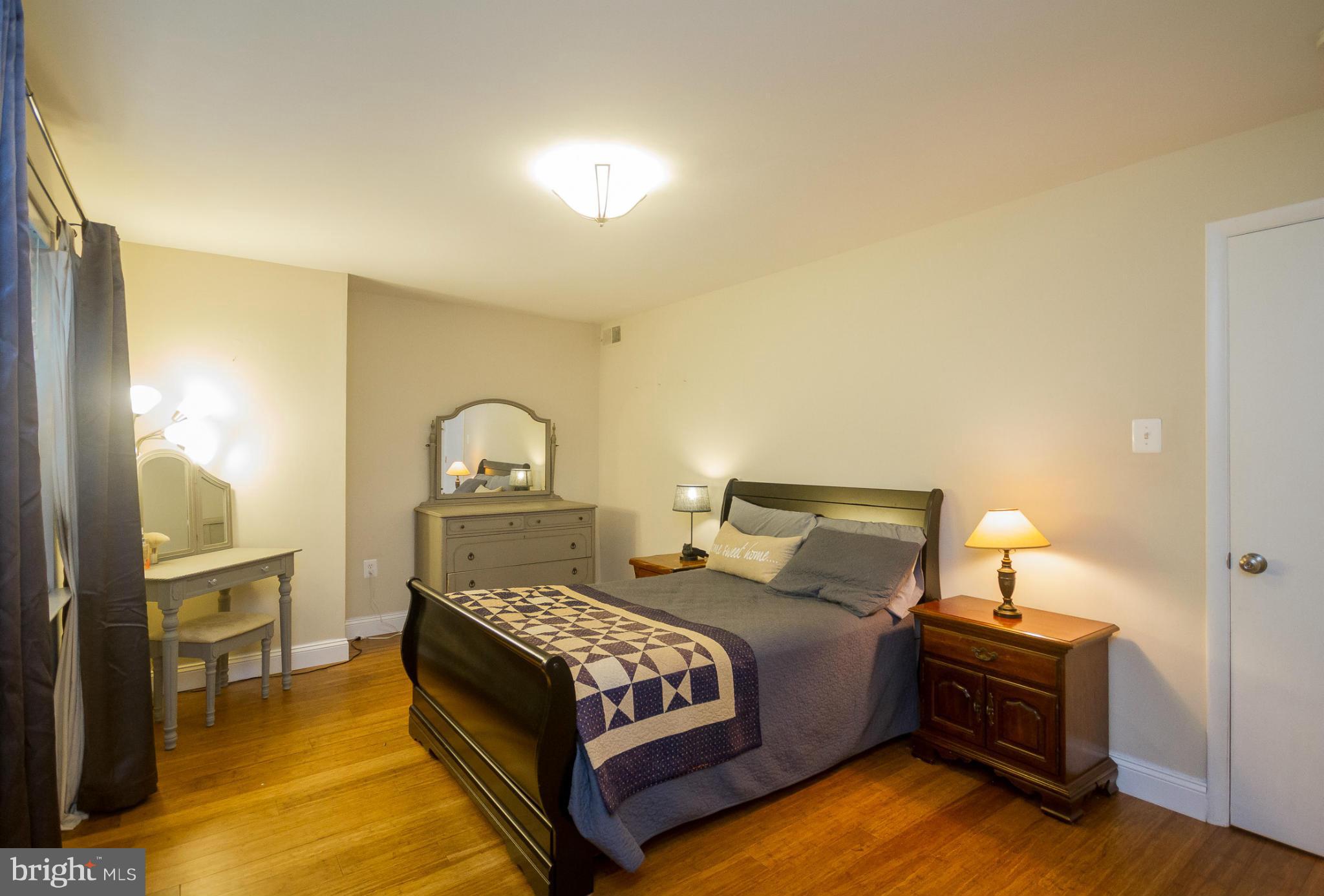 MAYFLOWER SQUARE - Residential