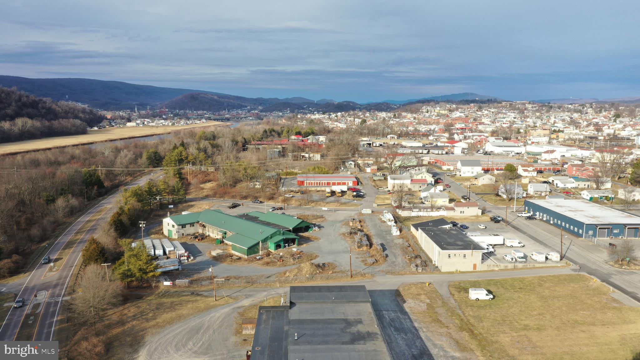 SOUTH END - Commercial Sale