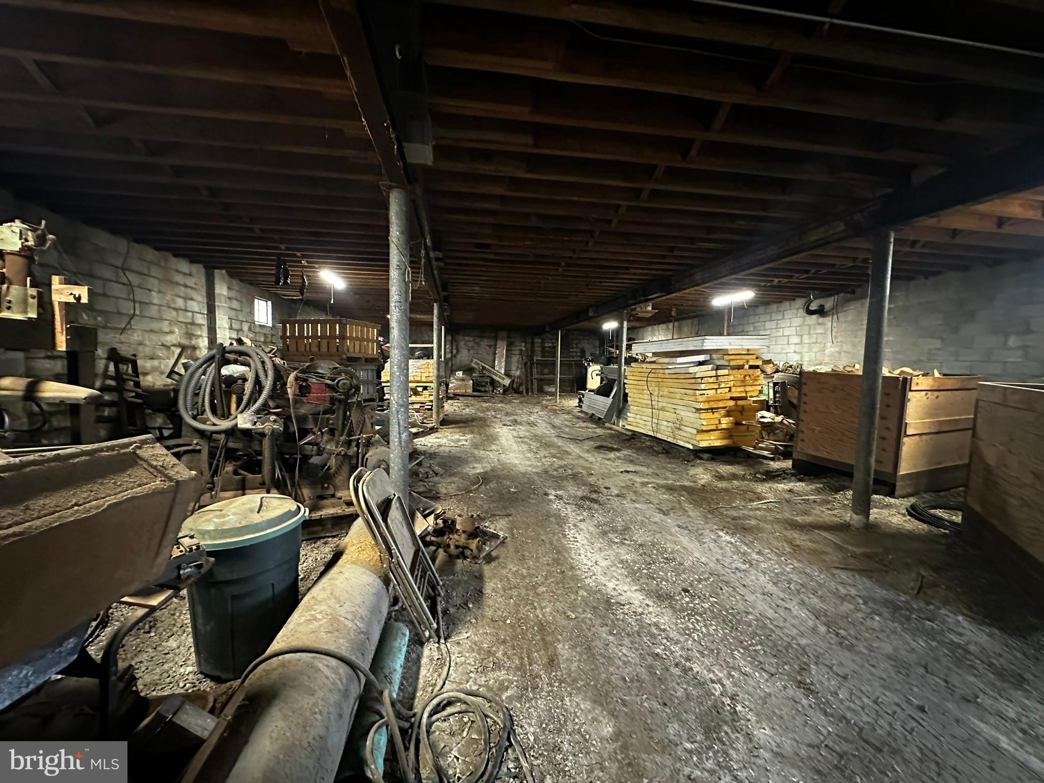 SOUTH END - Commercial Sale