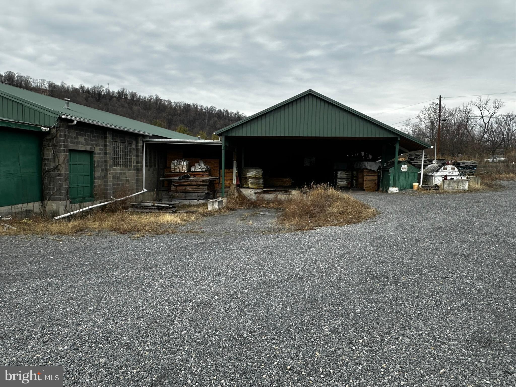 SOUTH END - Commercial Sale