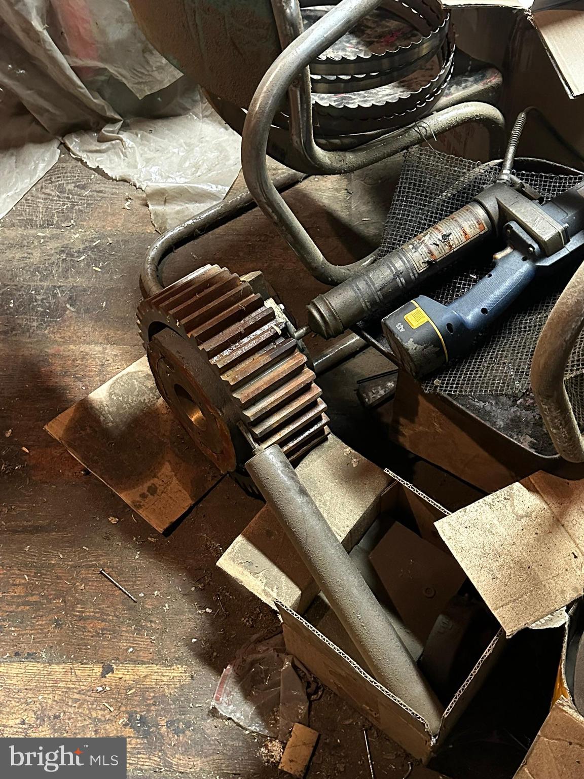 SOUTH END - Commercial Sale