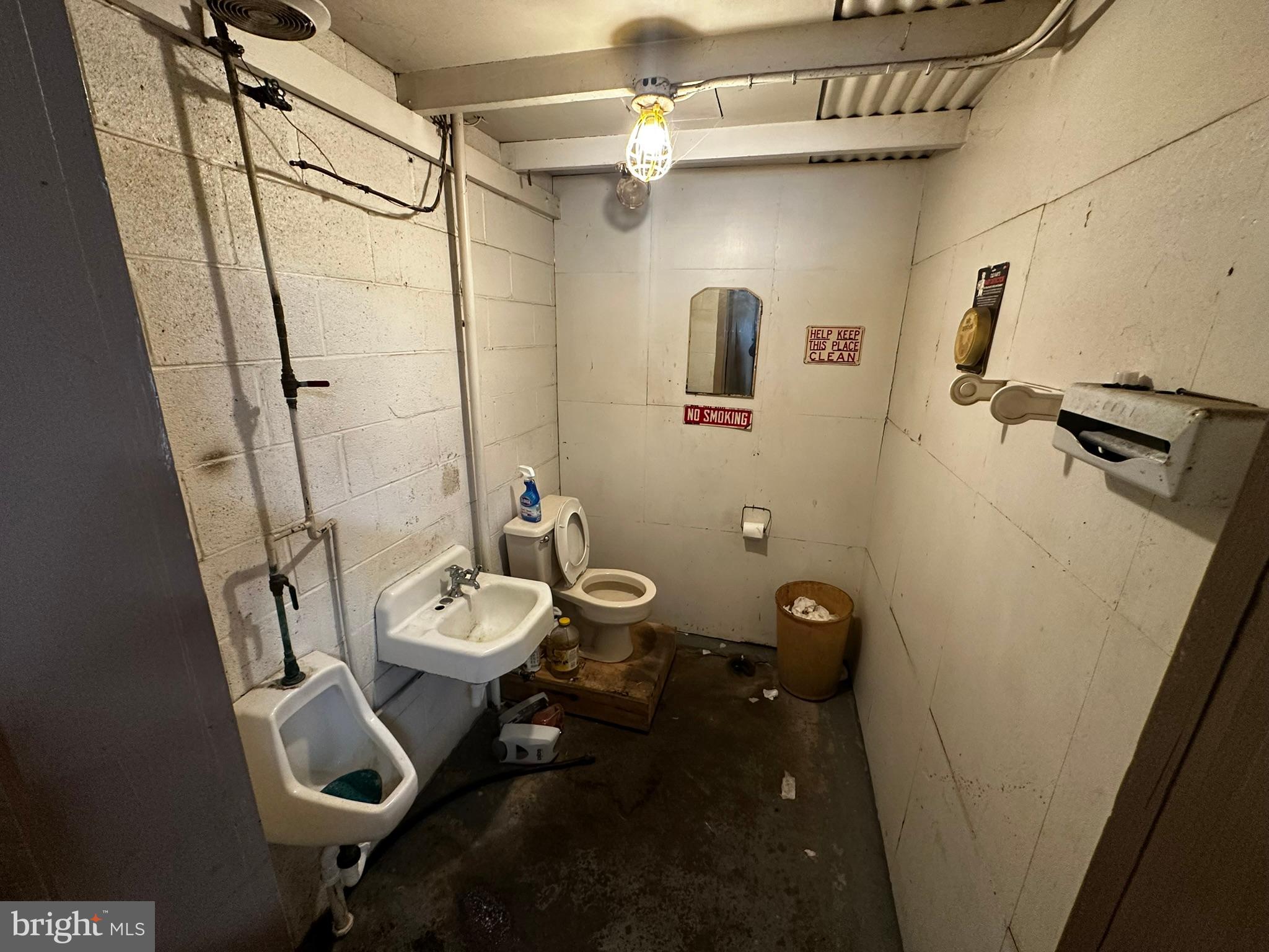 SOUTH END - Commercial Sale