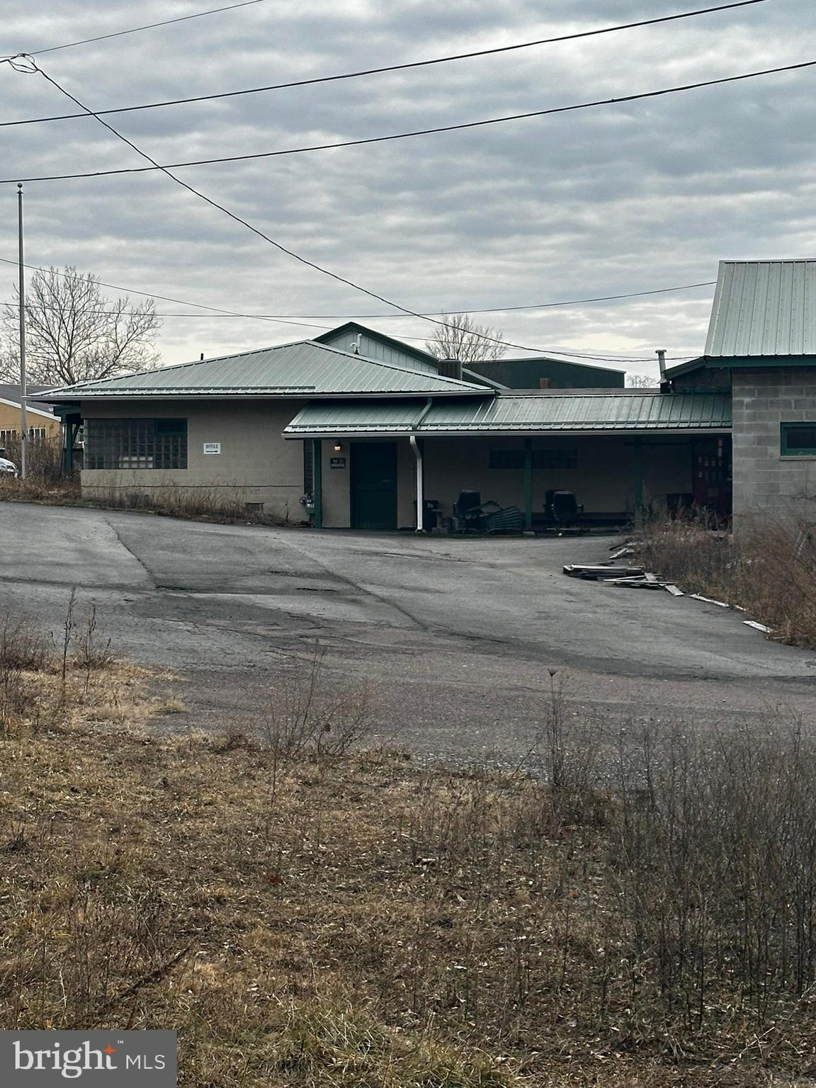 SOUTH END - Commercial Sale