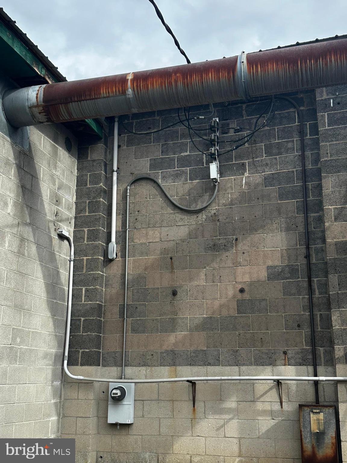 SOUTH END - Commercial Sale