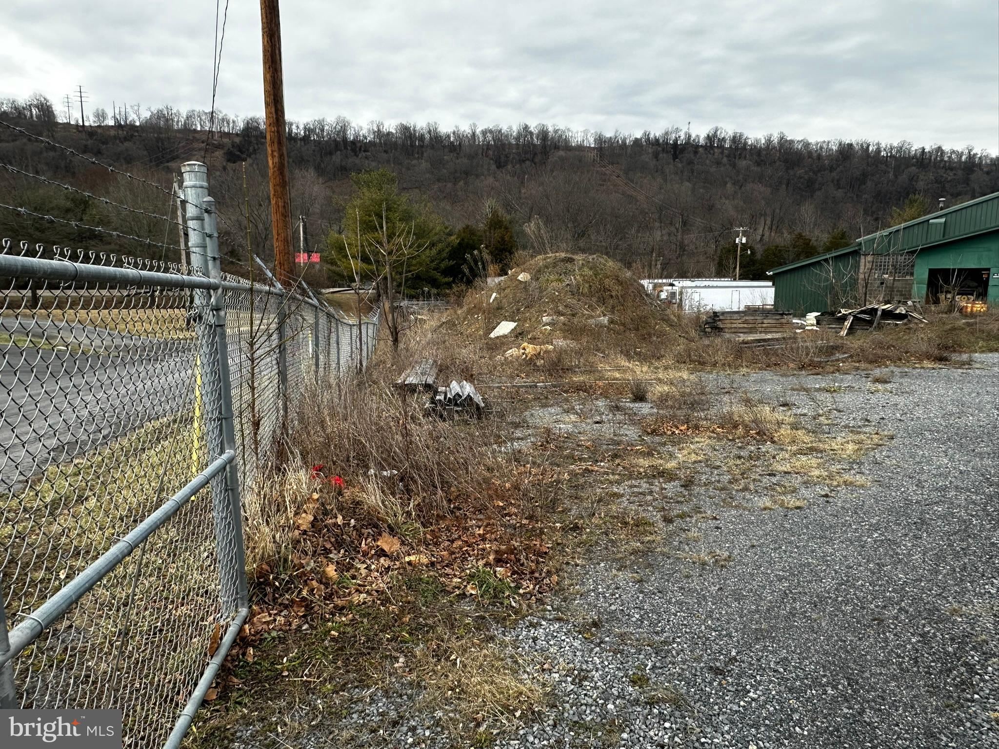 SOUTH END - Commercial Sale