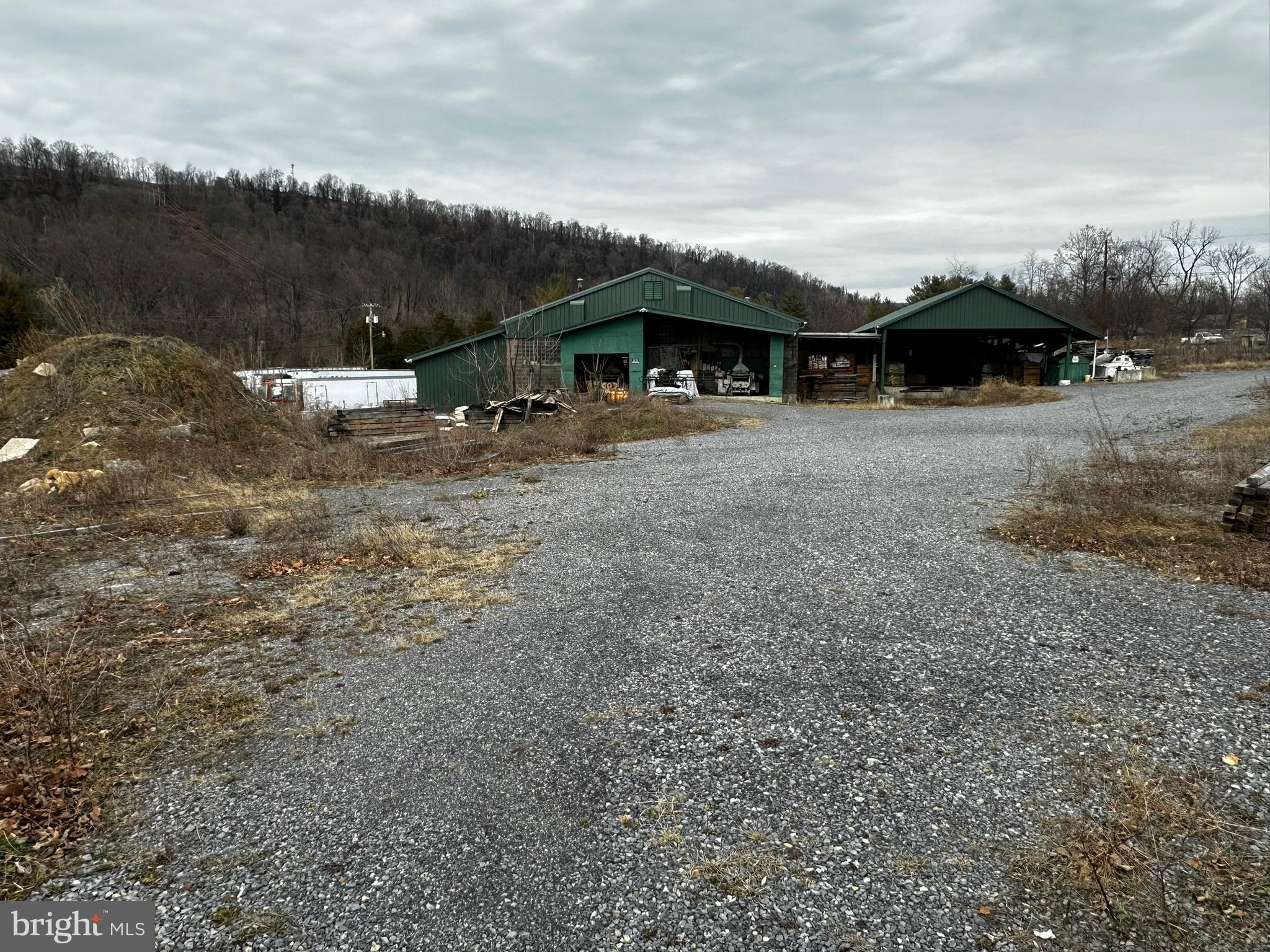 SOUTH END - Commercial Sale