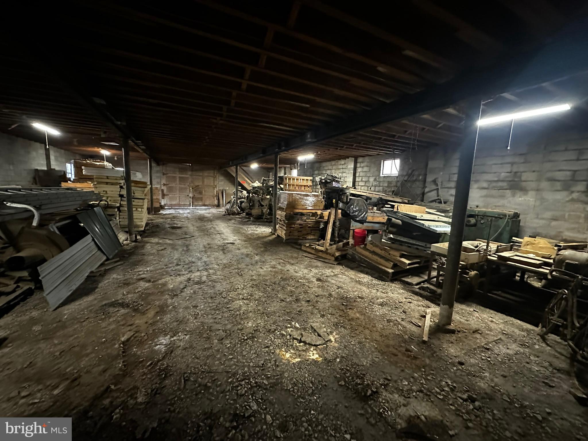 SOUTH END - Commercial Sale