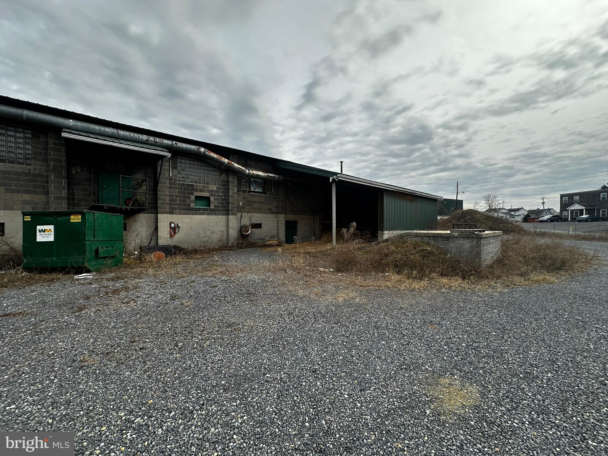 SOUTH END - Commercial Sale