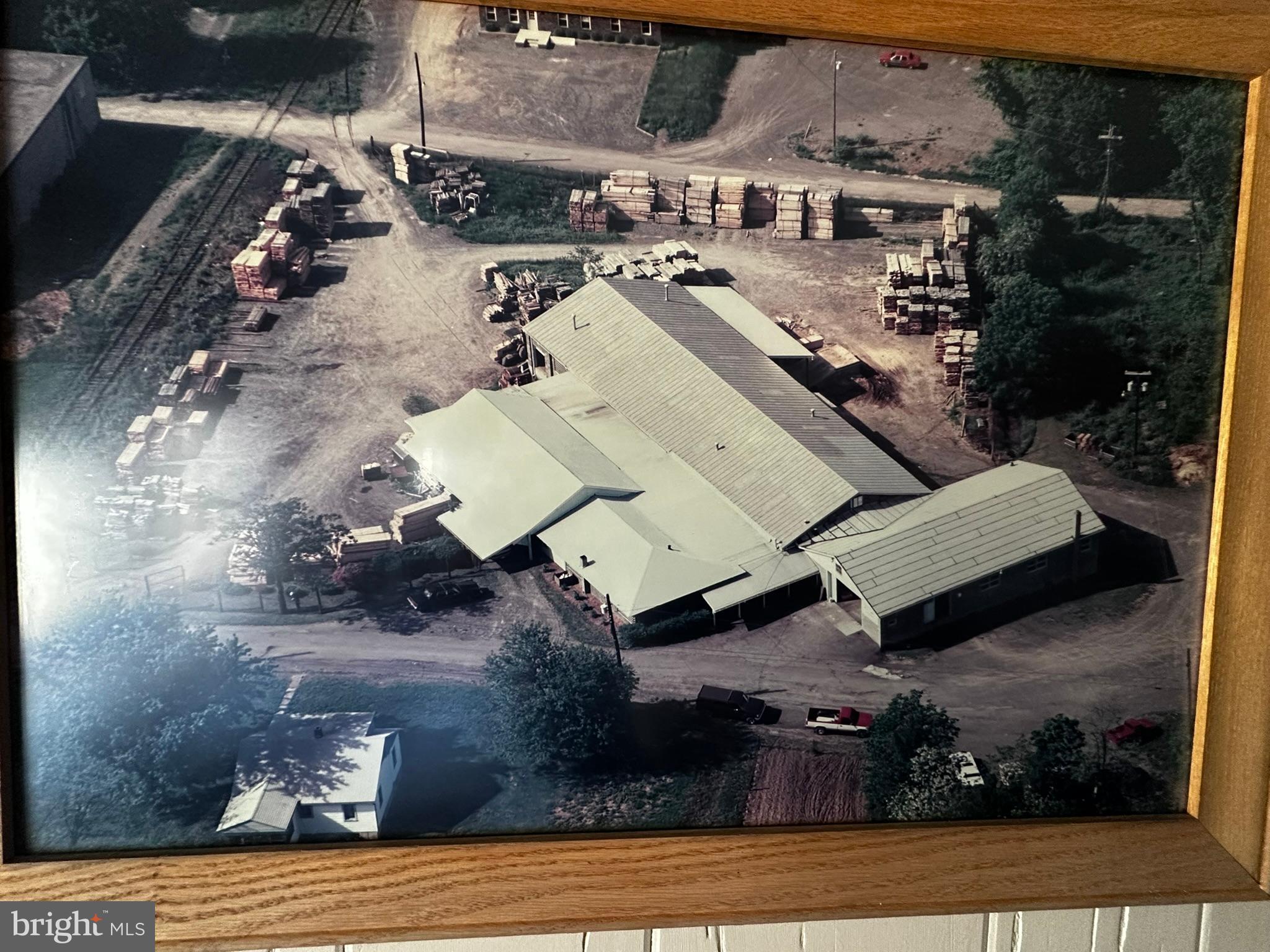 SOUTH END - Commercial Sale