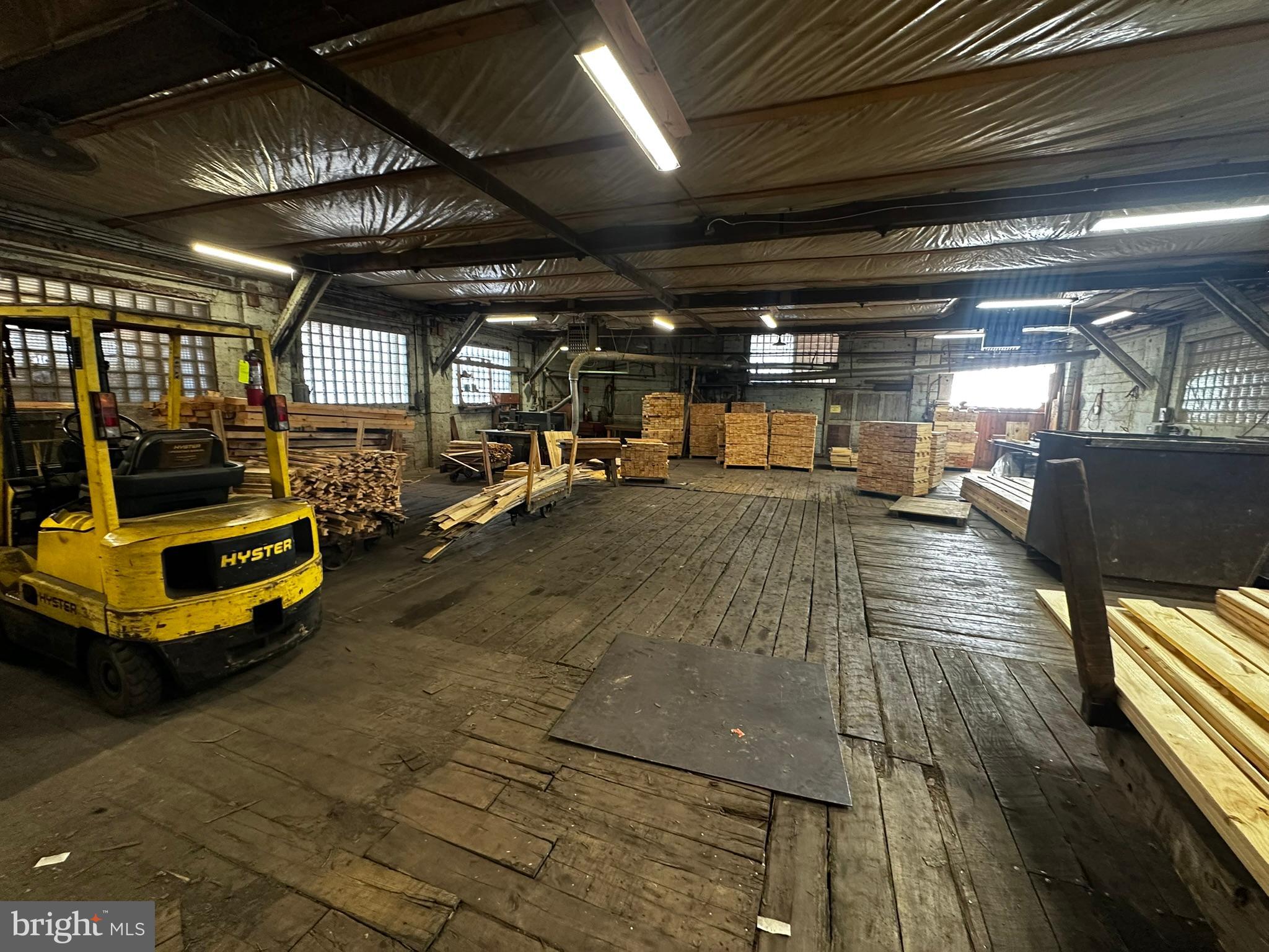 SOUTH END - Commercial Sale