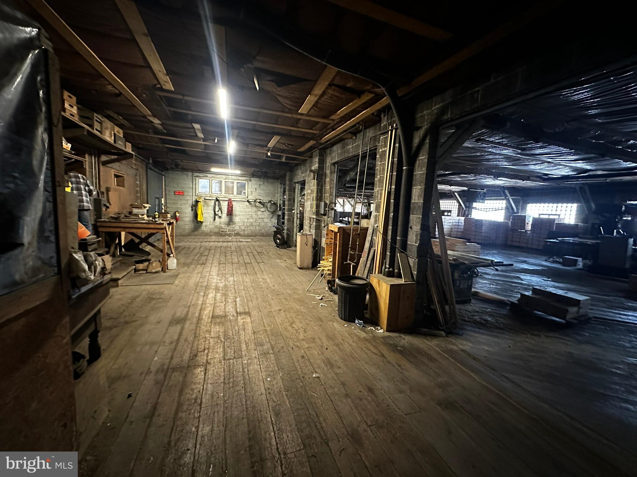 SOUTH END - Commercial Sale