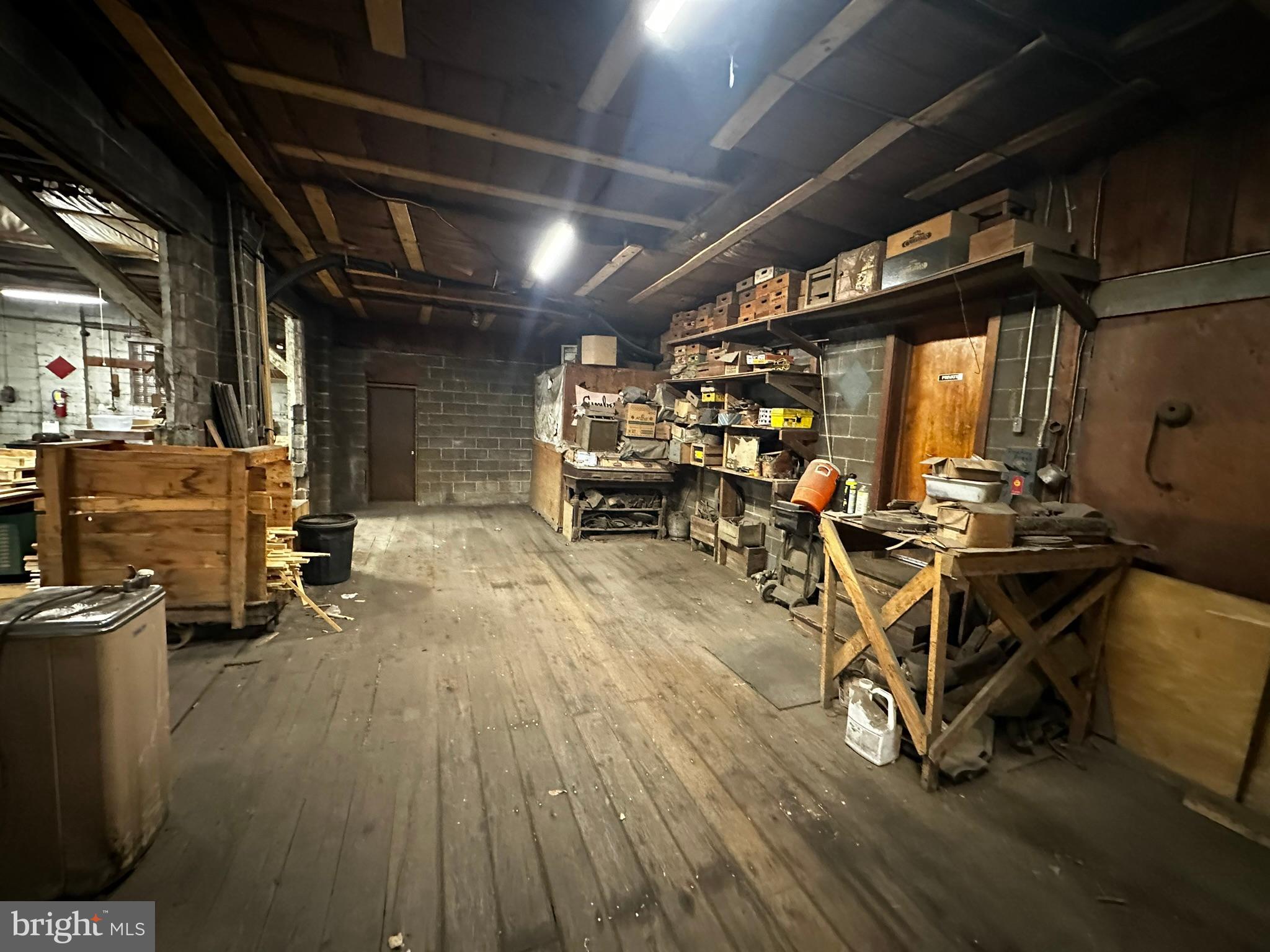 SOUTH END - Commercial Sale