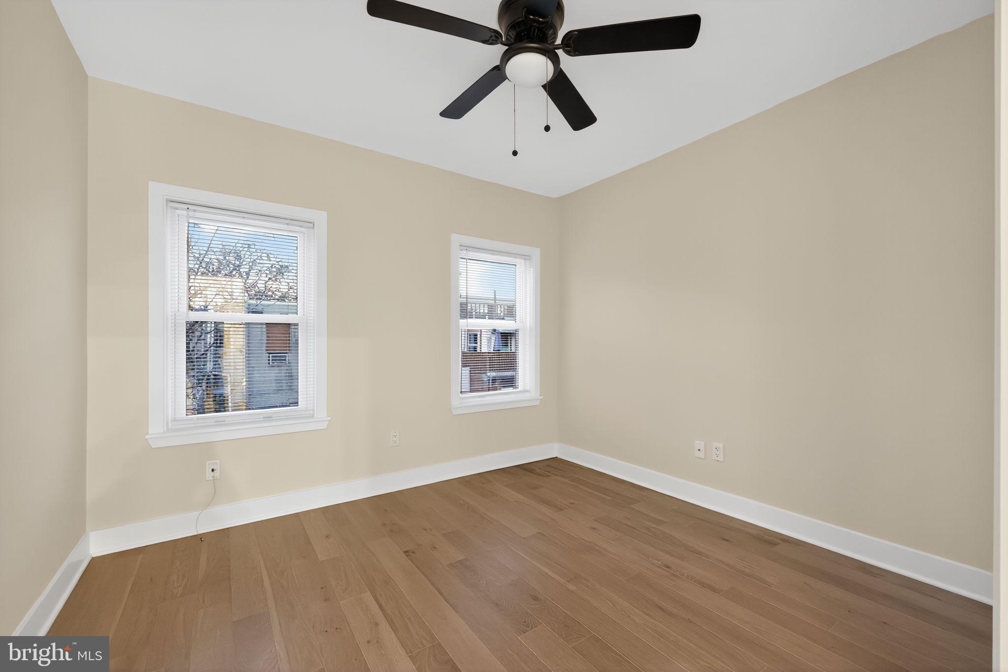 PORT RICHMOND - Residential Lease