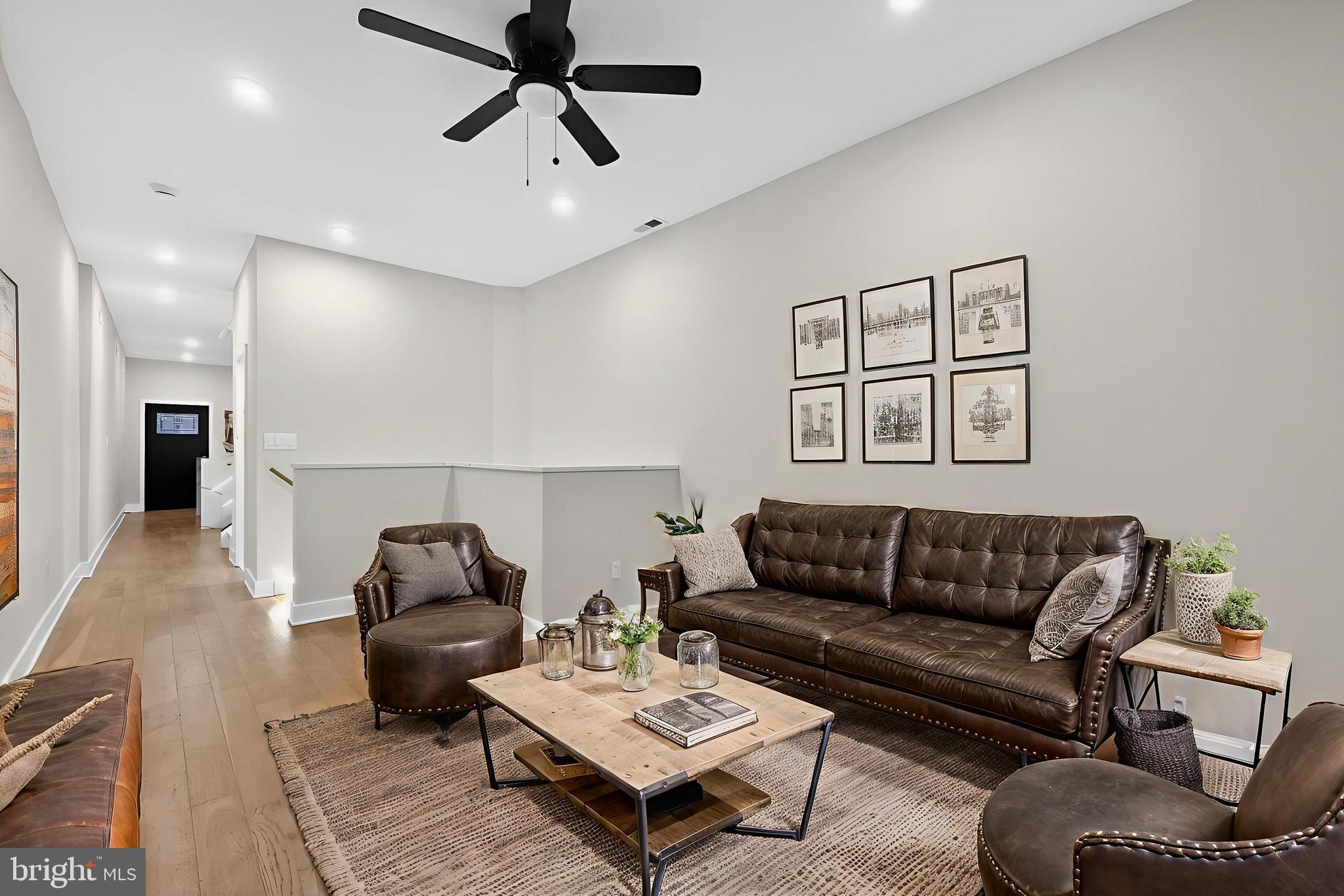 PORT RICHMOND - Residential Lease