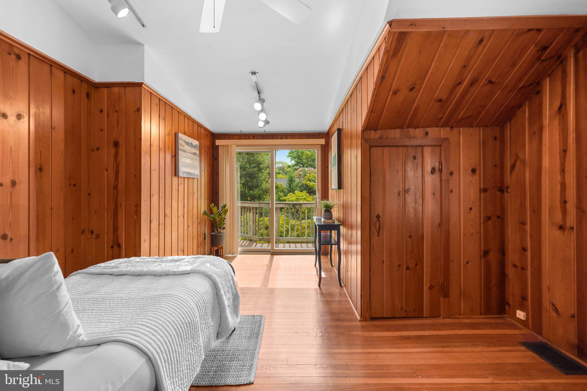 ROCKVILLE HEIGHTS - Residential