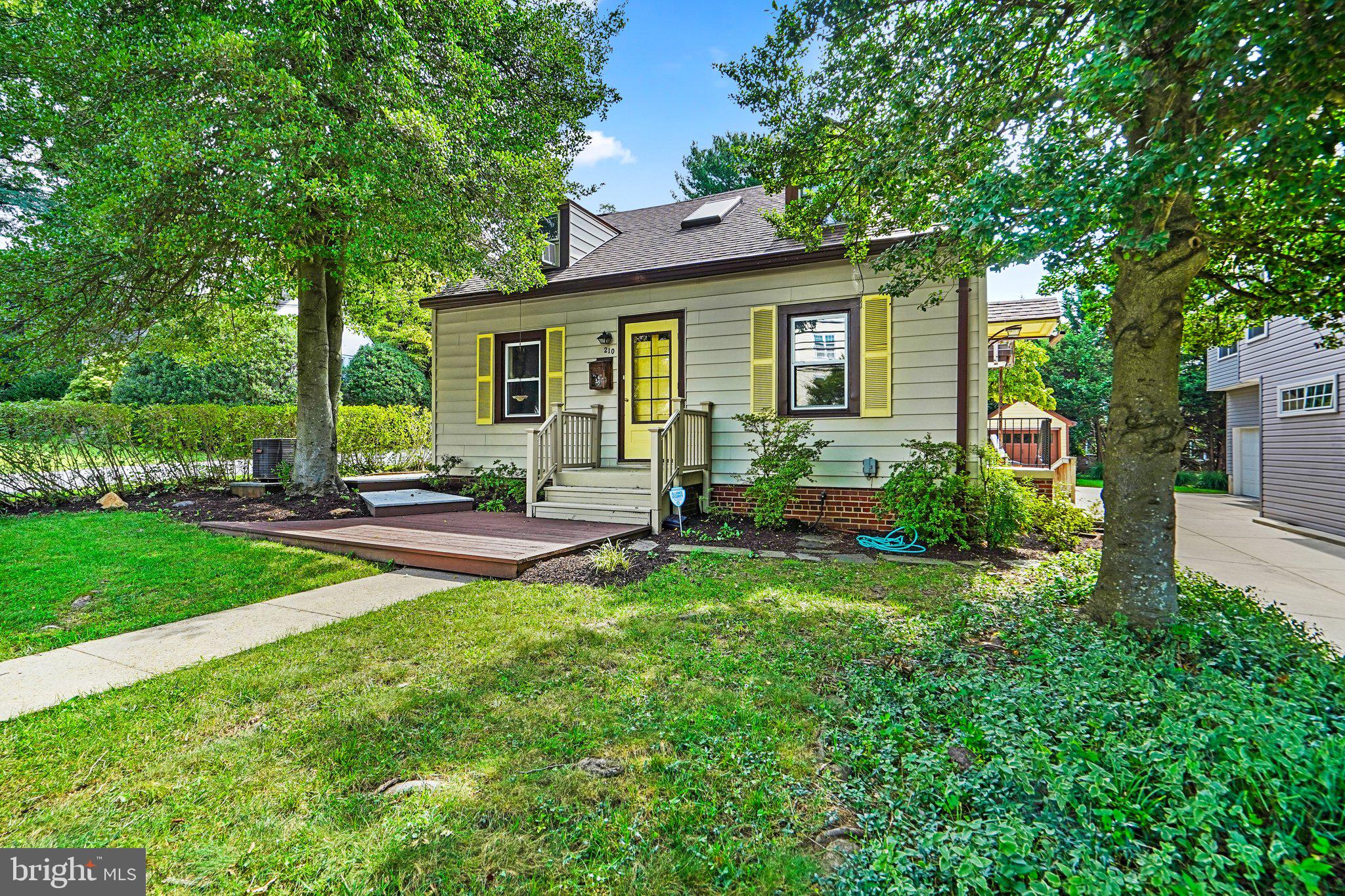 ROCKVILLE HEIGHTS - Residential