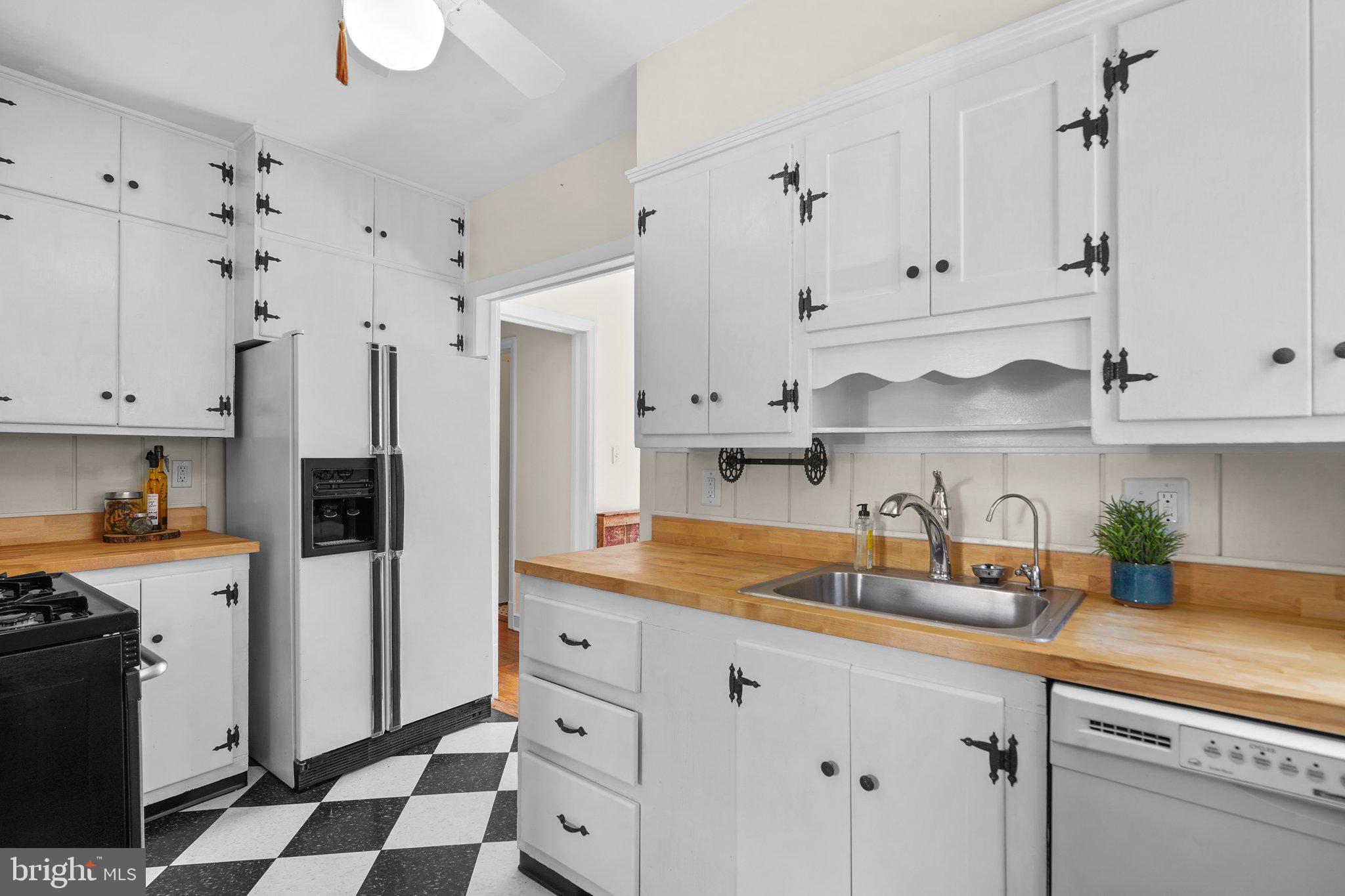 ROCKVILLE HEIGHTS - Residential