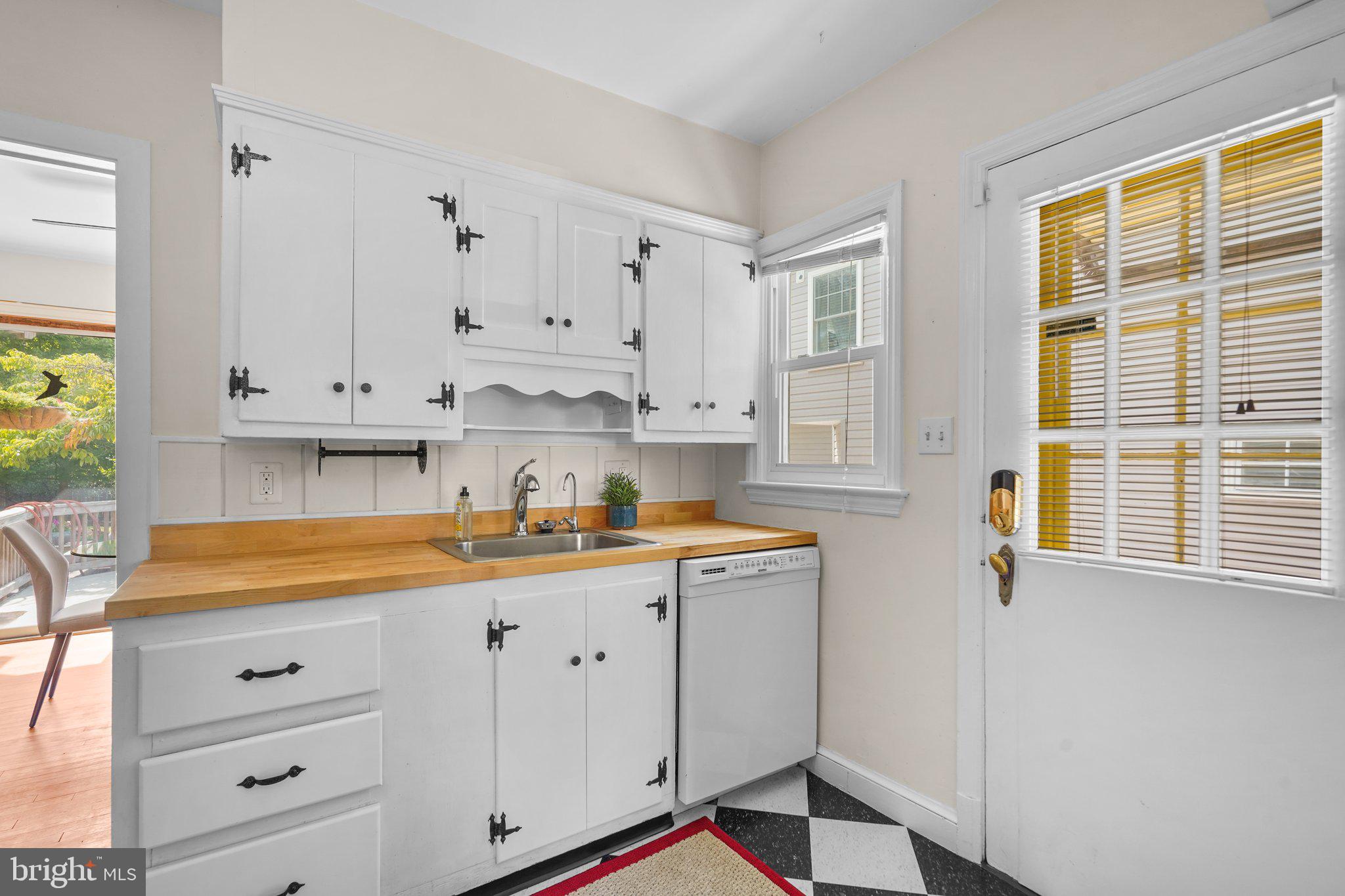 ROCKVILLE HEIGHTS - Residential