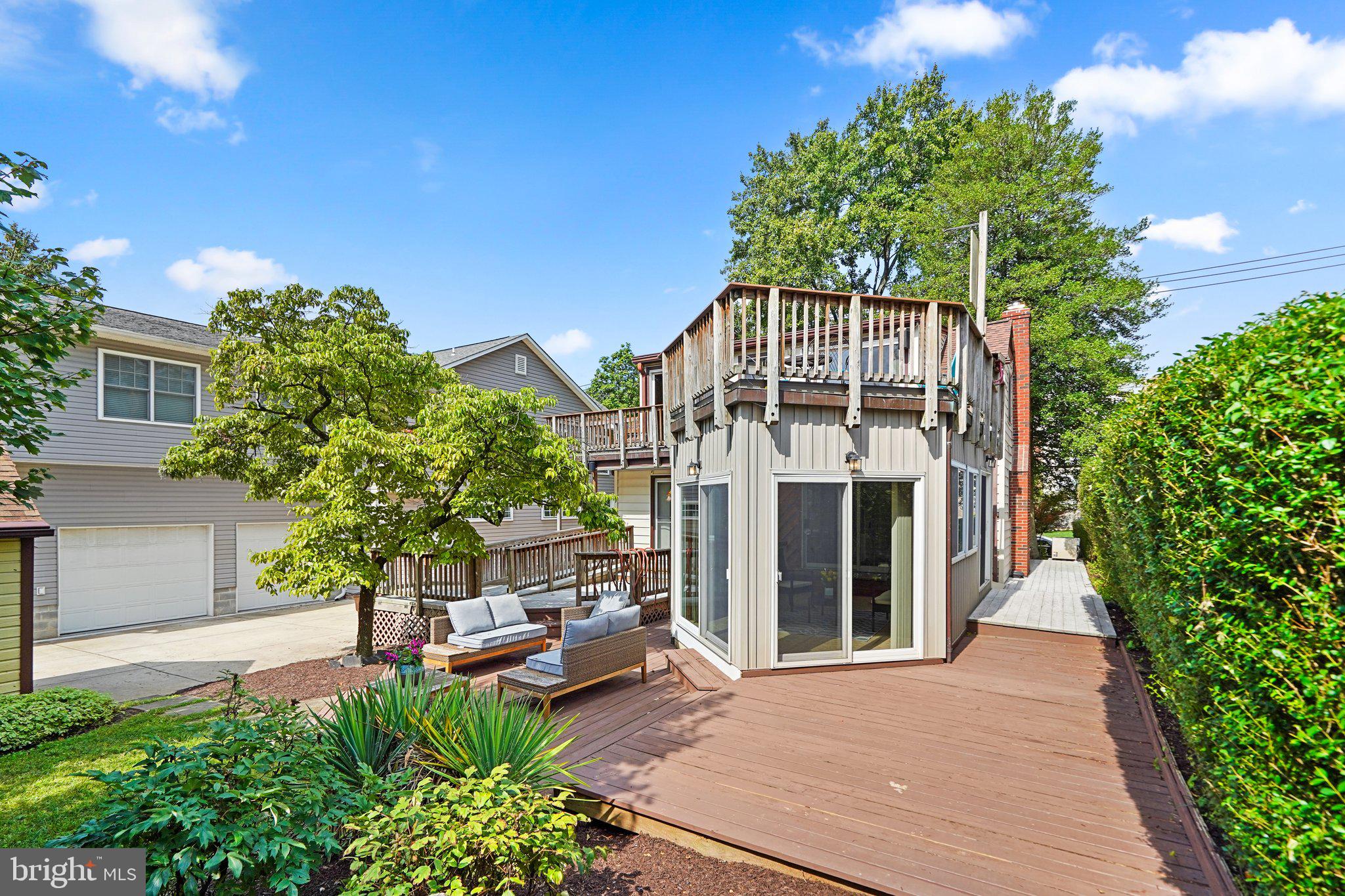 ROCKVILLE HEIGHTS - Residential