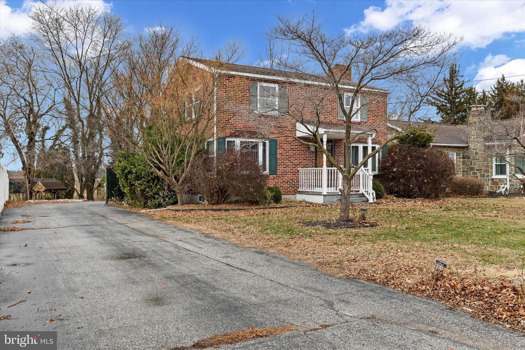 Photo of 2279 Manor Road, YORK, PA 17408 (MLS # PAYK2095298)