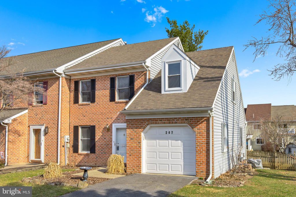 Photo of 247 Huntington Drive, MOUNTVILLE, PA 17554 (MLS # PALA2064196)