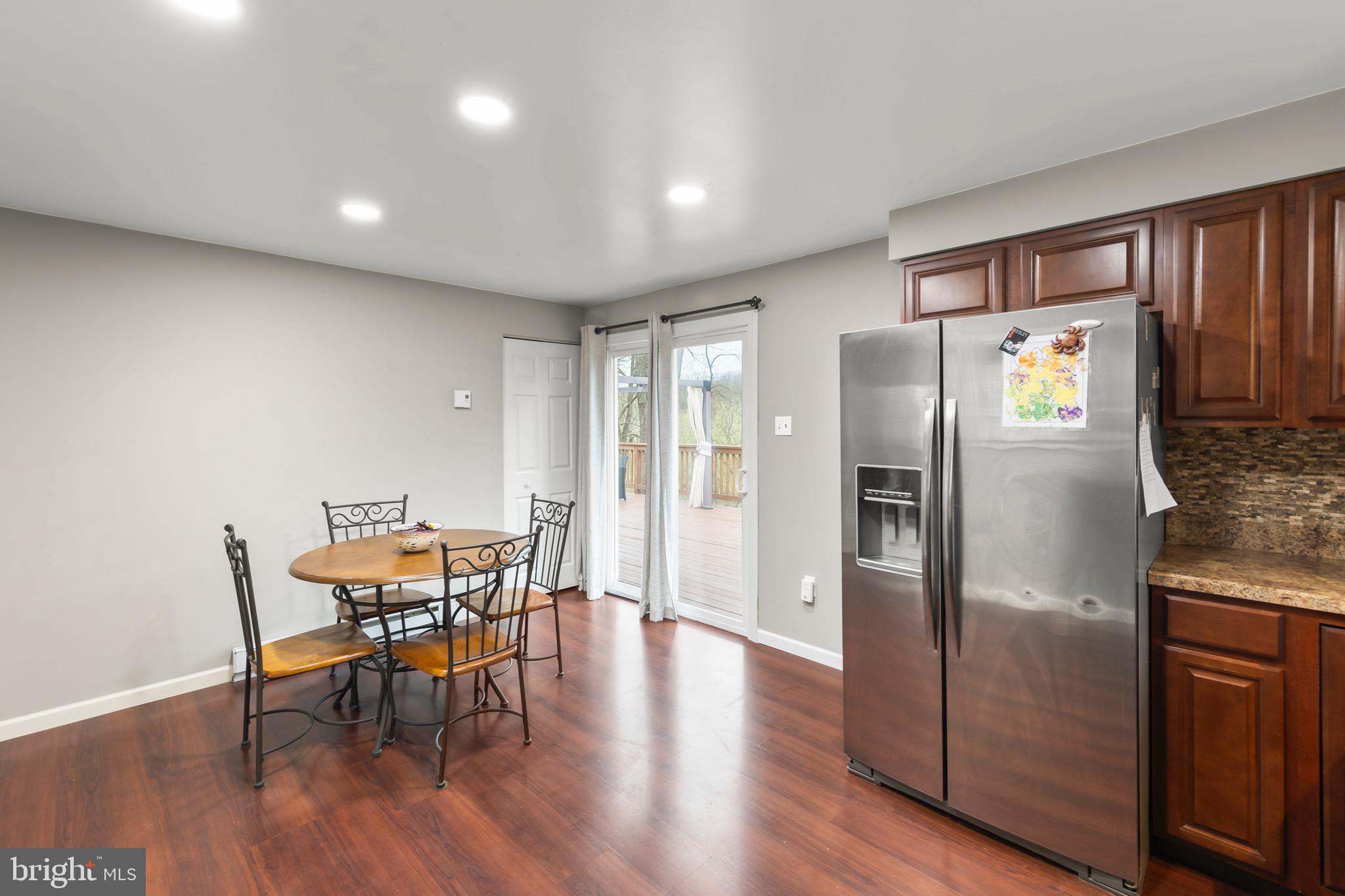 HENSEL STONE WOODS - Residential