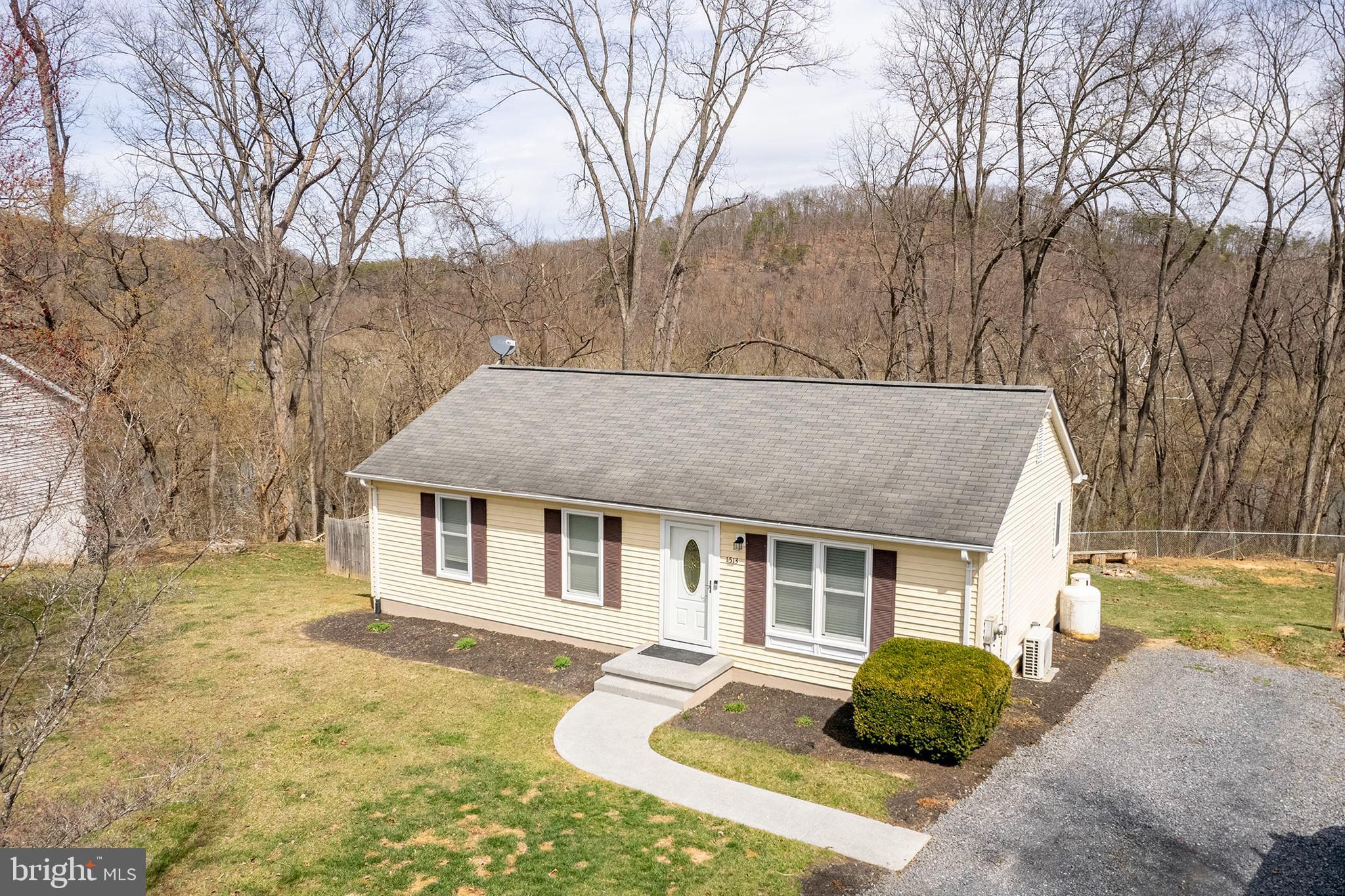 HENSEL STONE WOODS - Residential