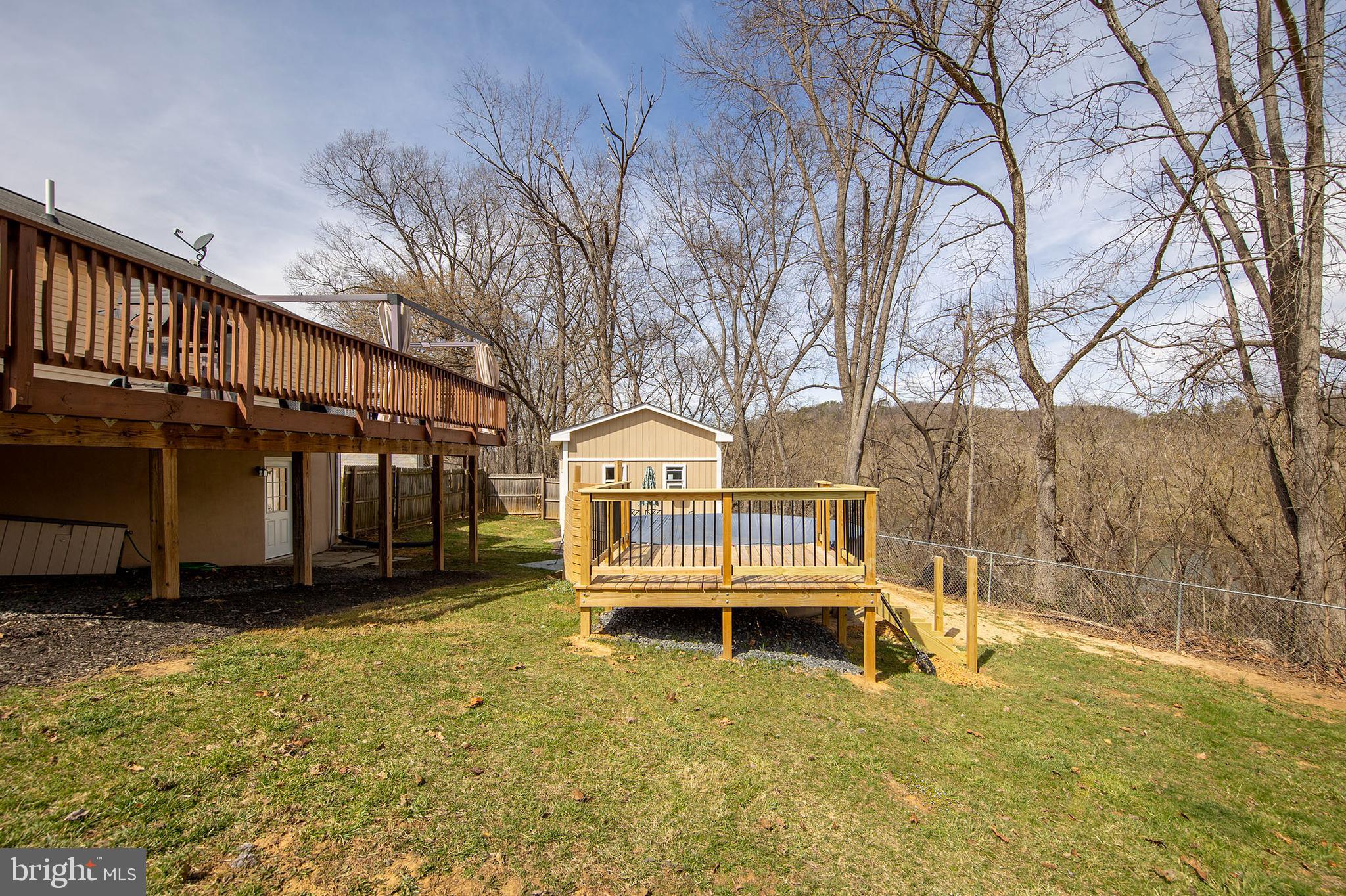 HENSEL STONE WOODS - Residential