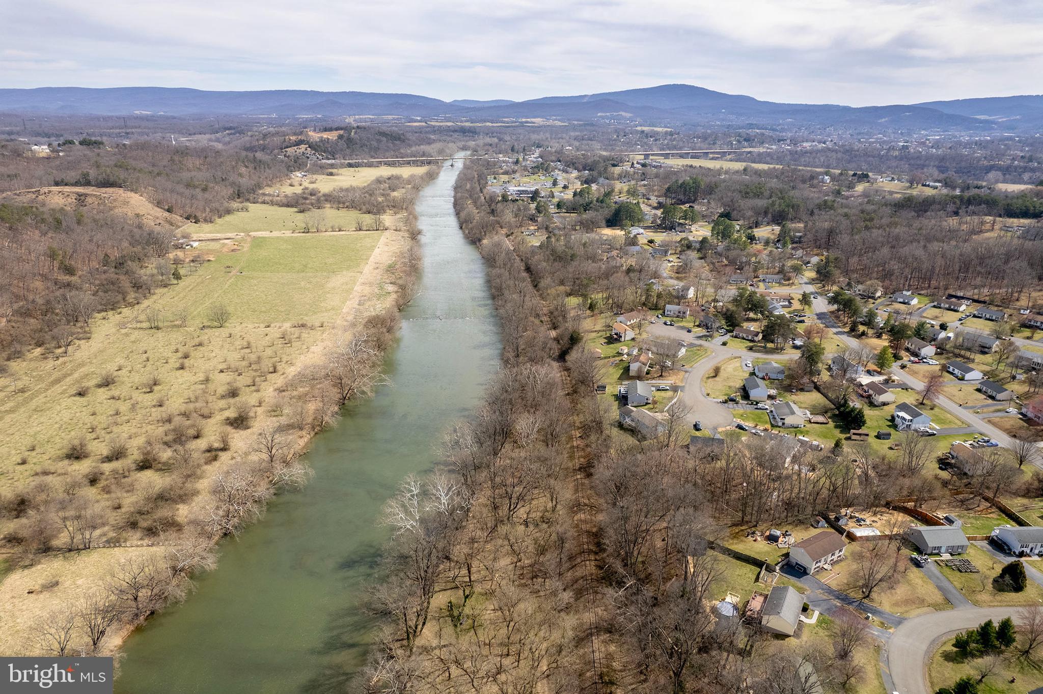 HENSEL STONE WOODS - Residential