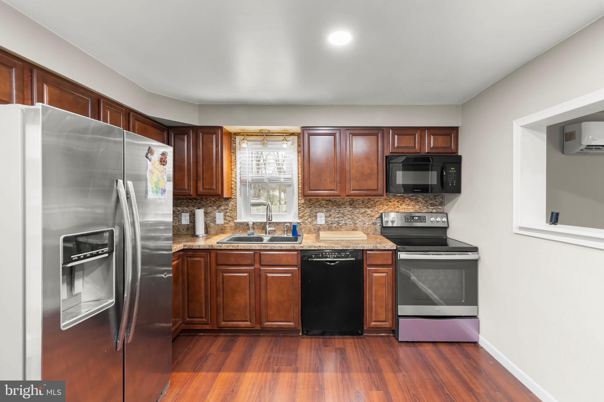 HENSEL STONE WOODS - Residential