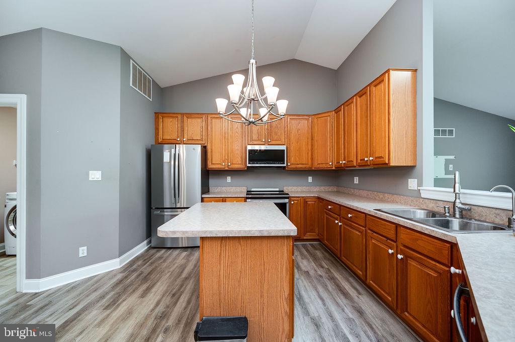 SPRING RIDGE - Residential