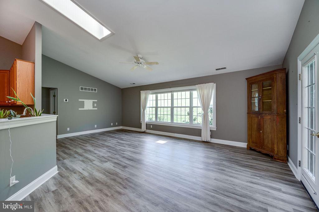 SPRING RIDGE - Residential