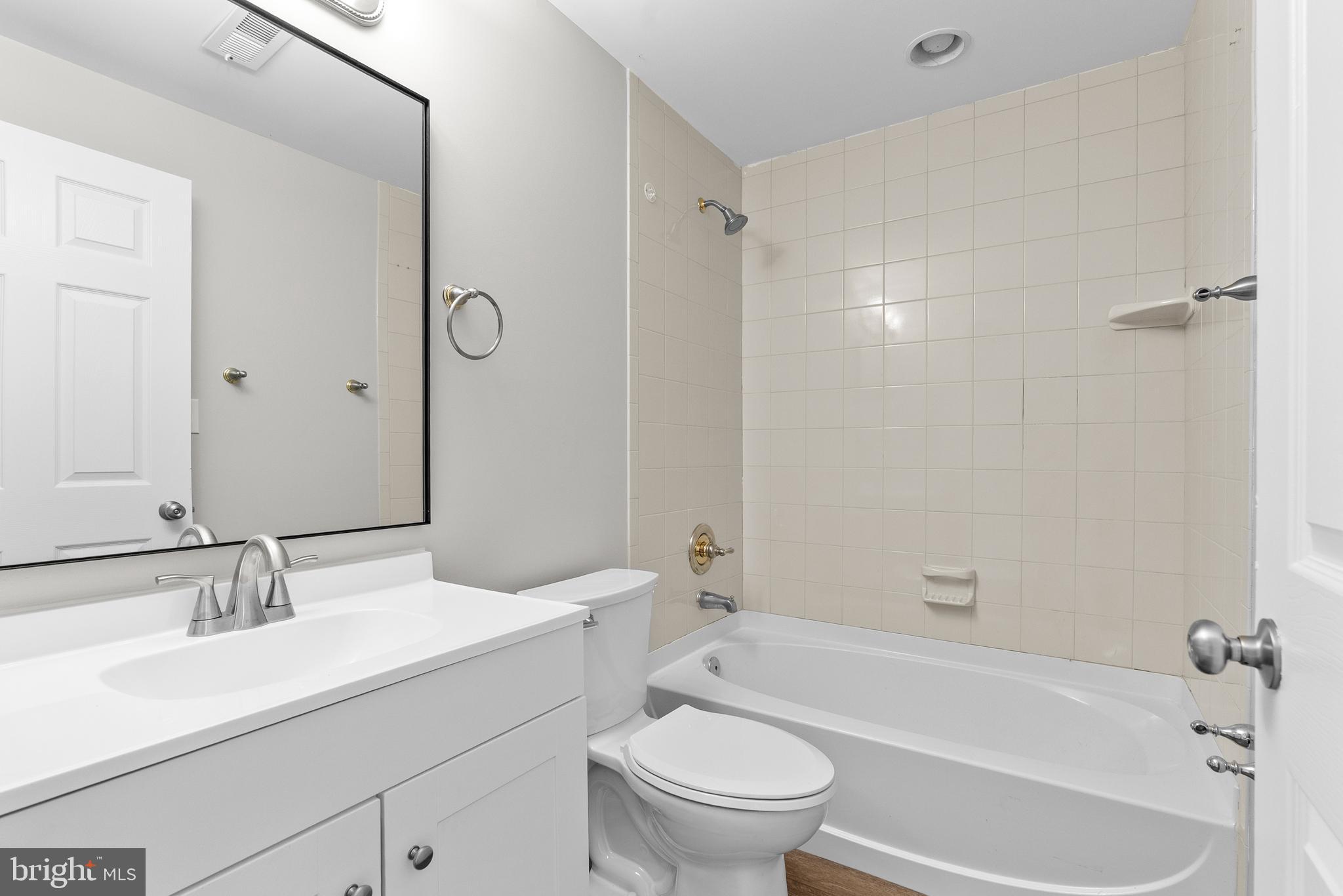 DEMORY FARM - Residential