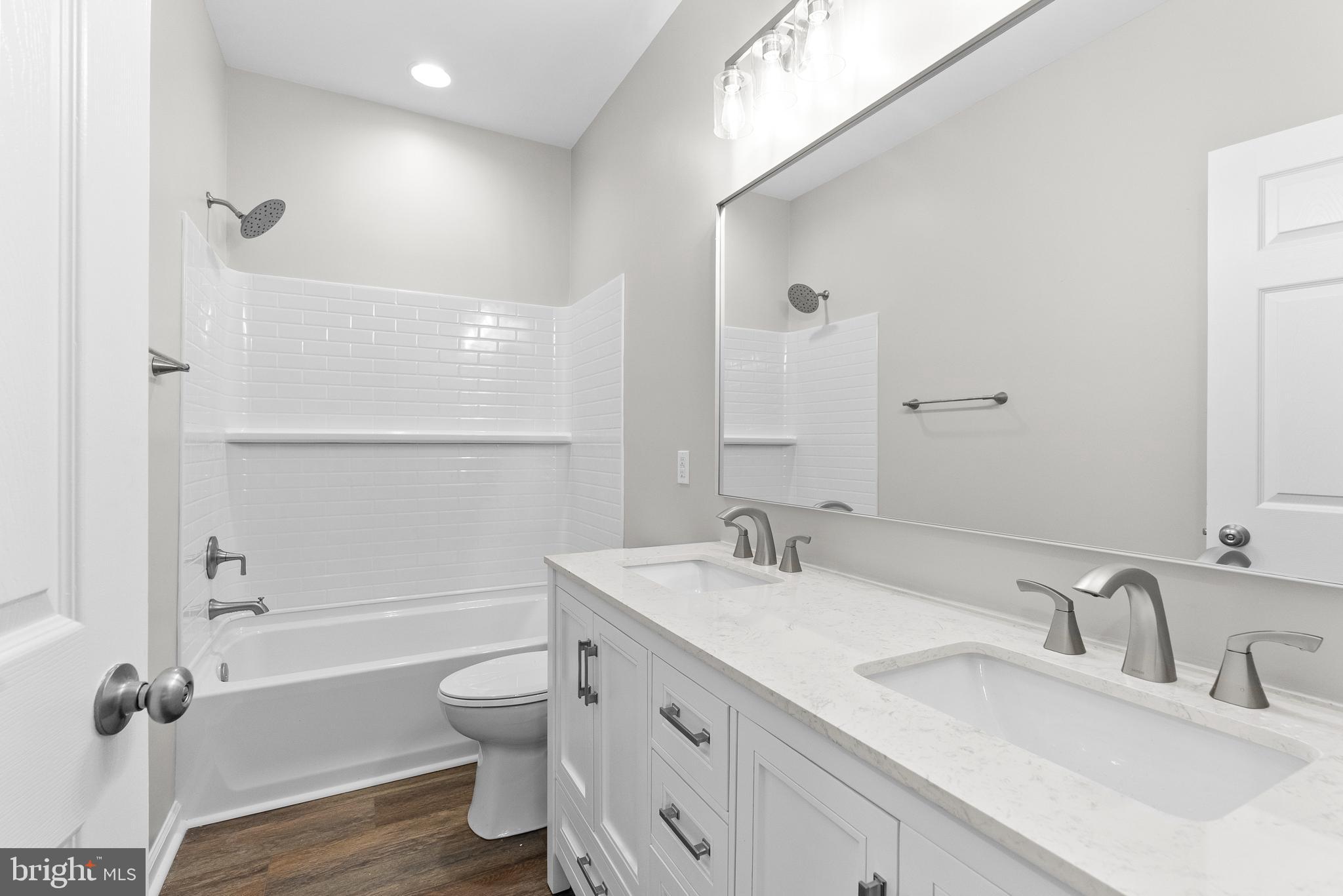 DEMORY FARM - Residential