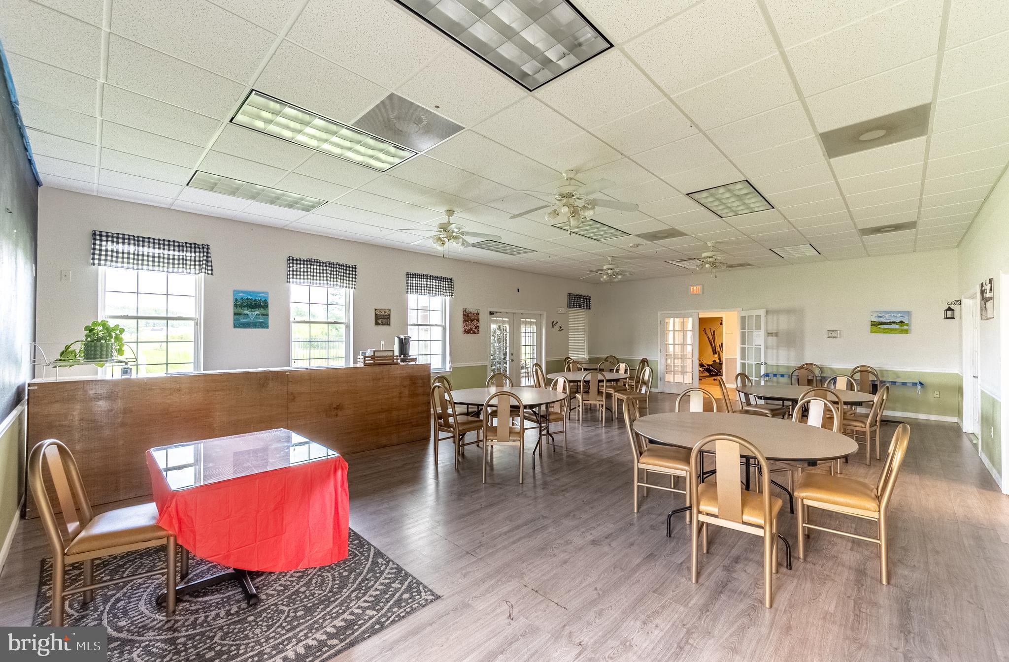 WOOD CREEK GOLF COMM - Residential