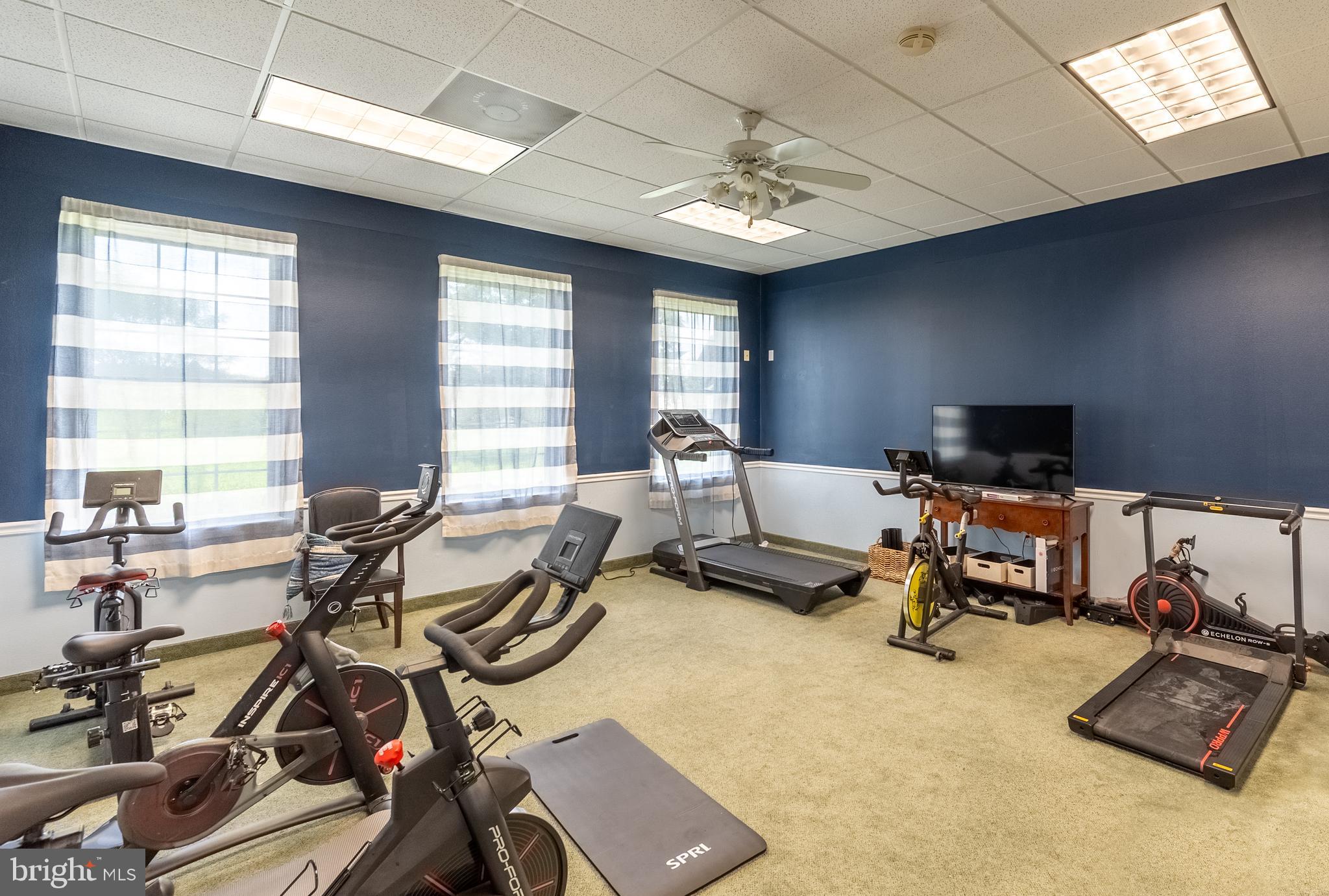 WOOD CREEK GOLF COMM - Residential