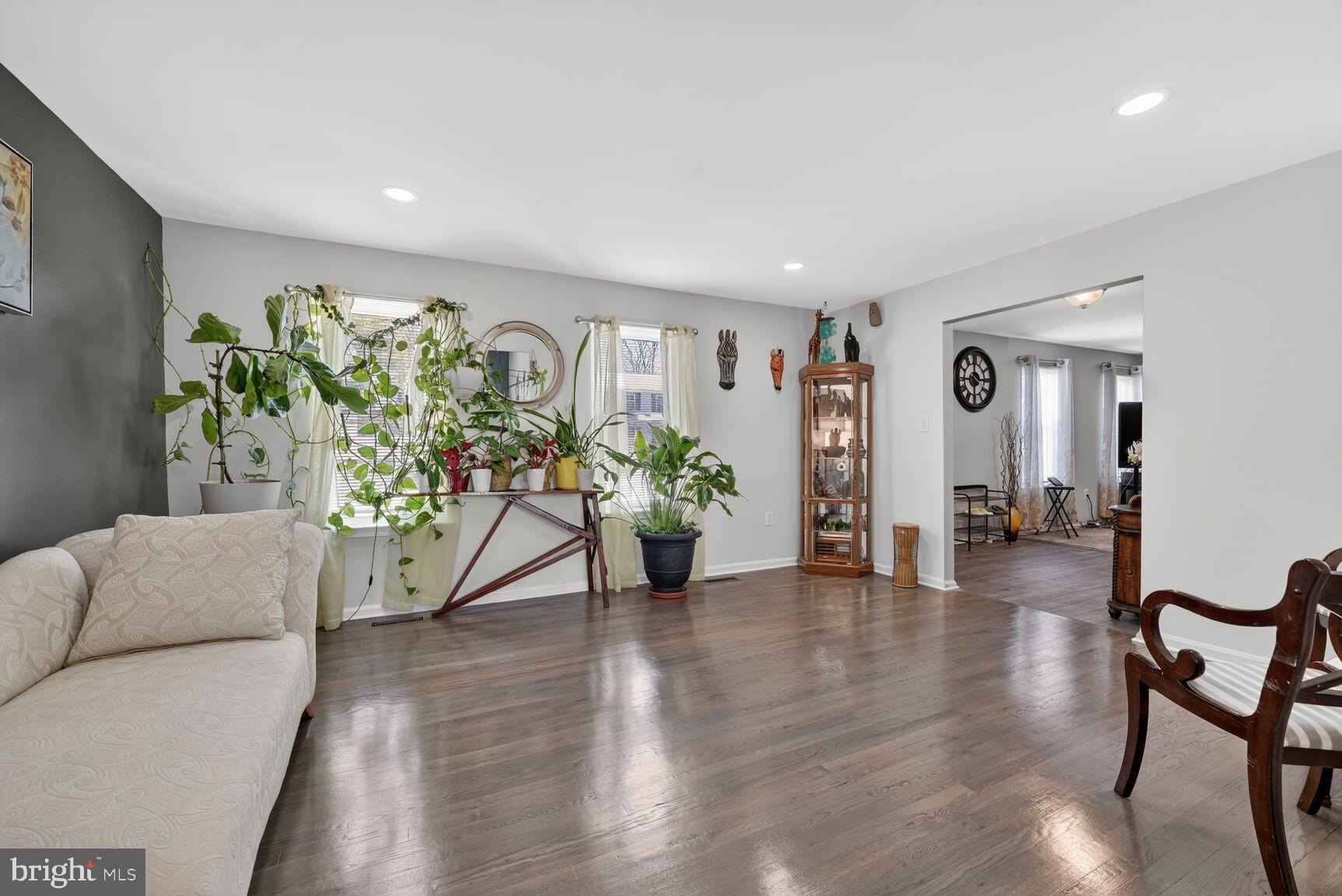 FORT WASHINGTON - Residential