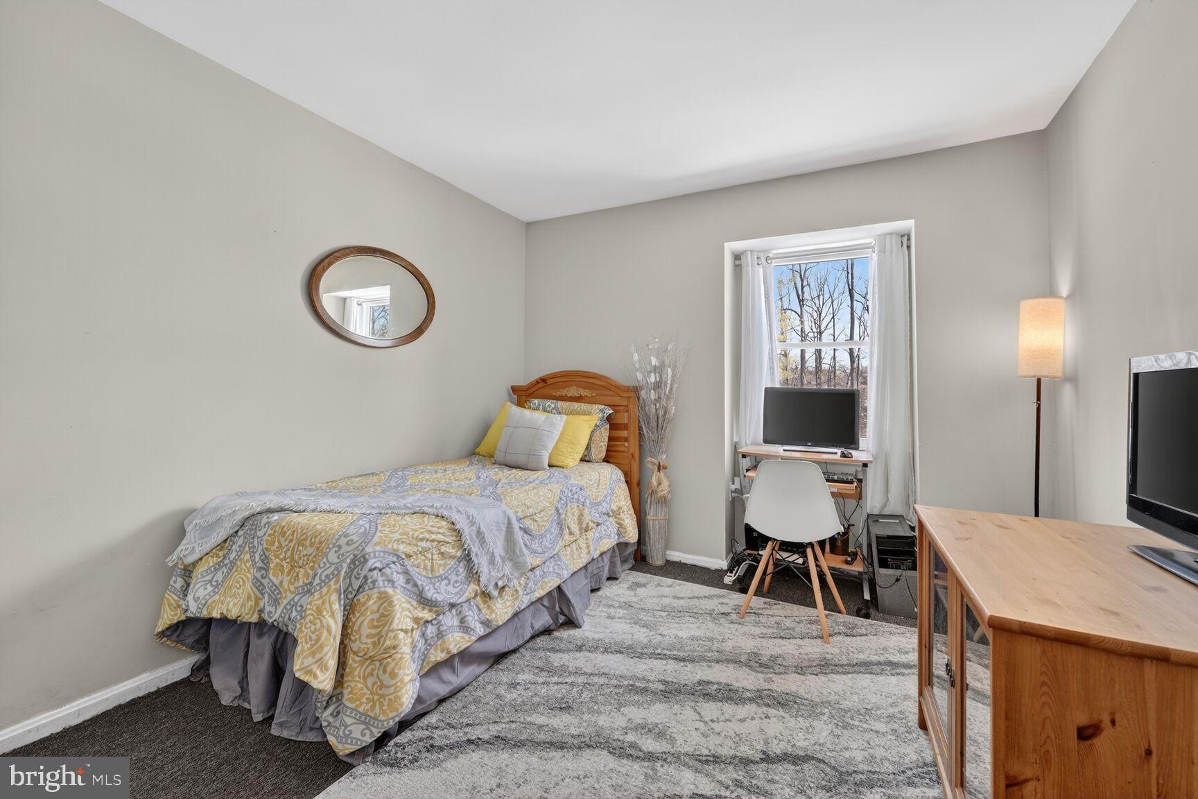 FORT WASHINGTON - Residential