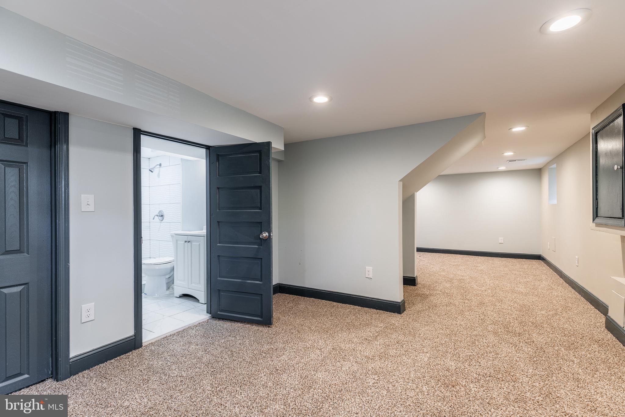 WINDSOR HILLS - Residential